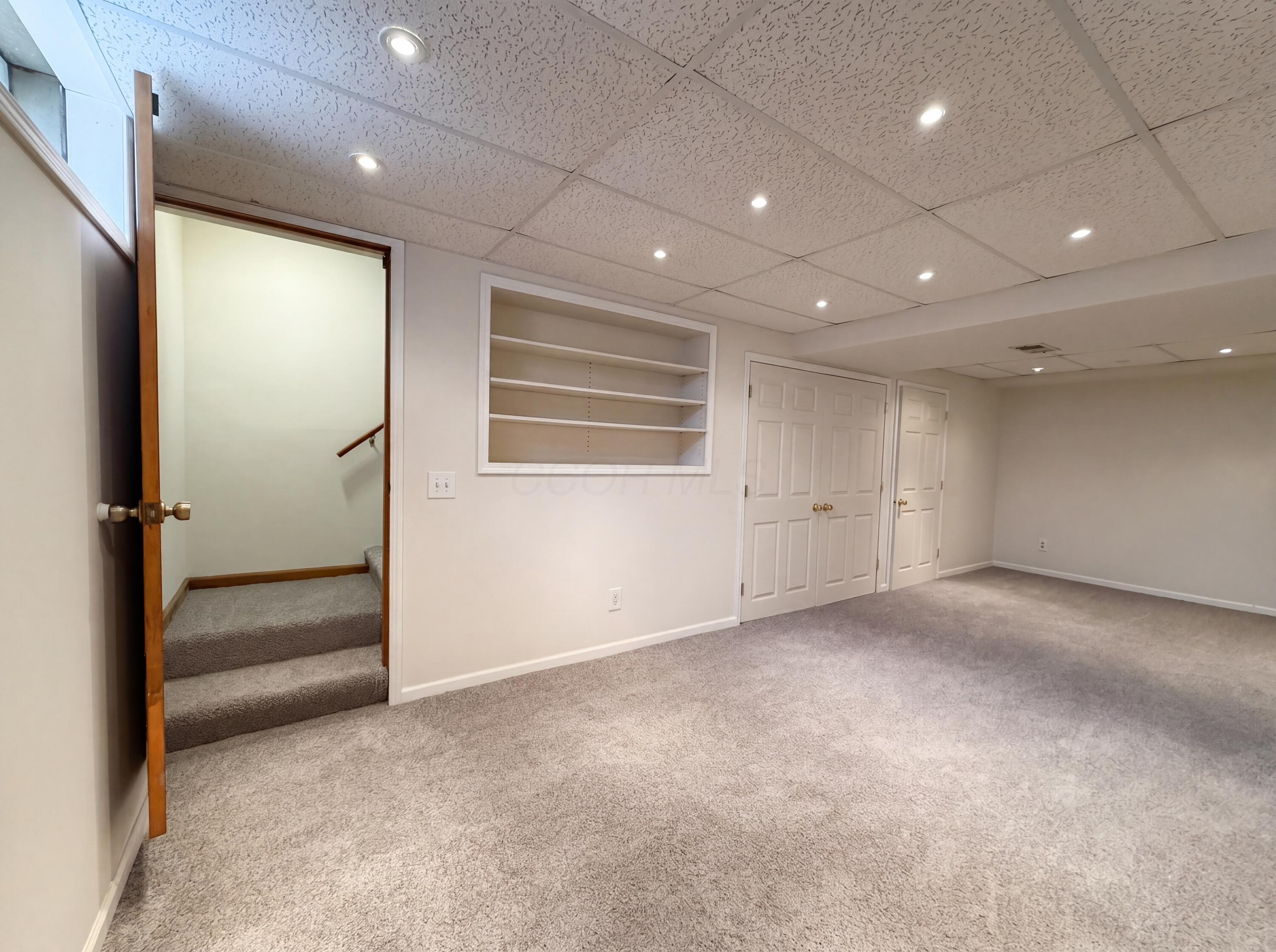 610 Executive Boulevard Property Photo 23