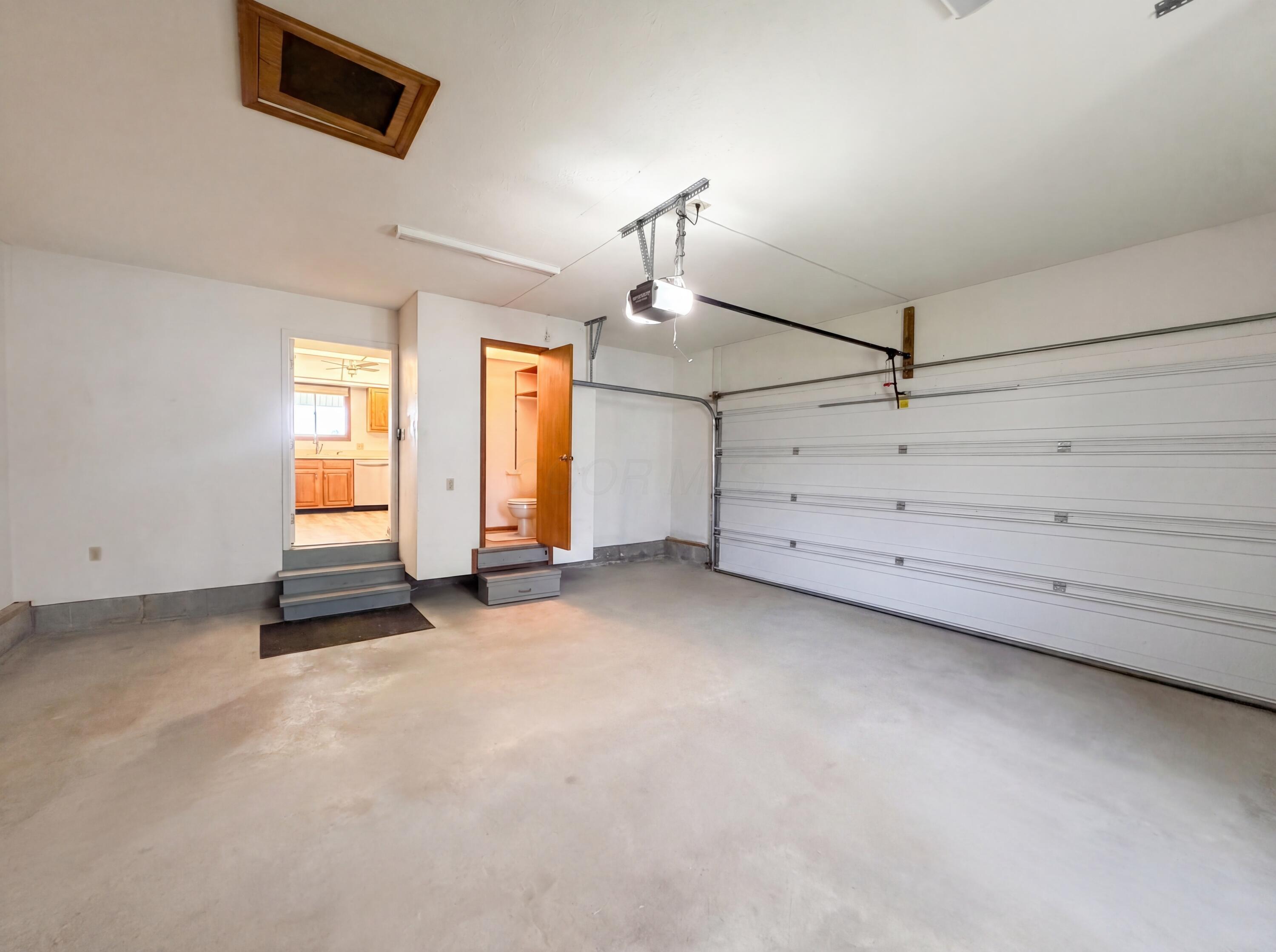 610 Executive Boulevard Property Photo 26