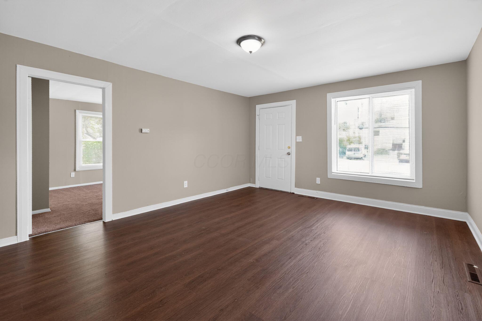 146 Wrexham Avenue Property Photo 6