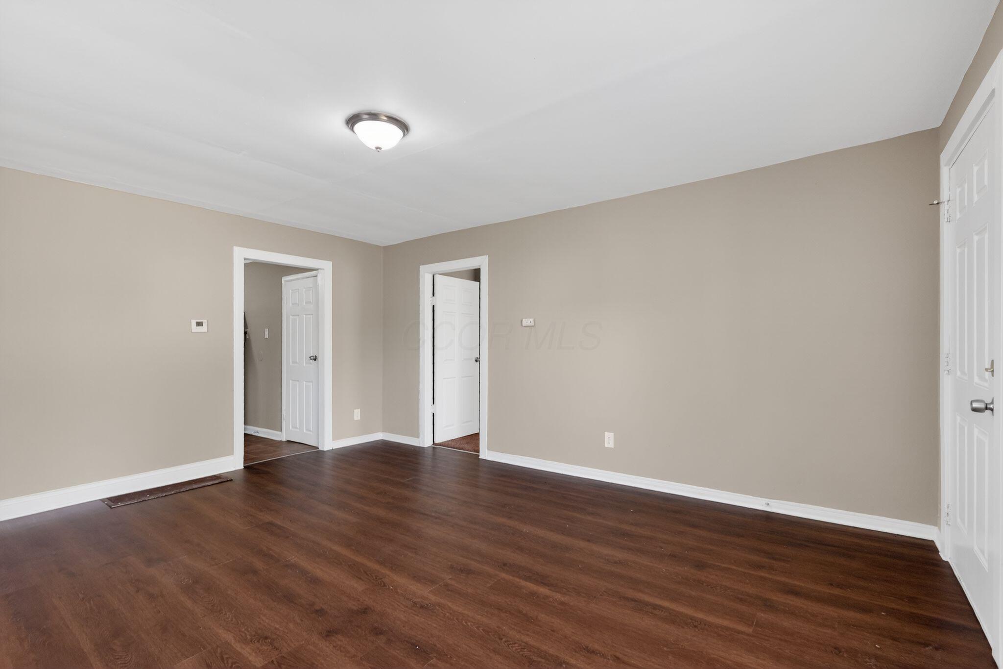 146 Wrexham Avenue Property Photo 9