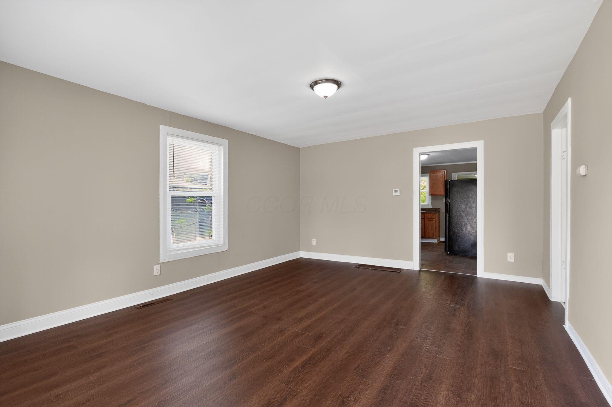 146 Wrexham Avenue Property Photo 11