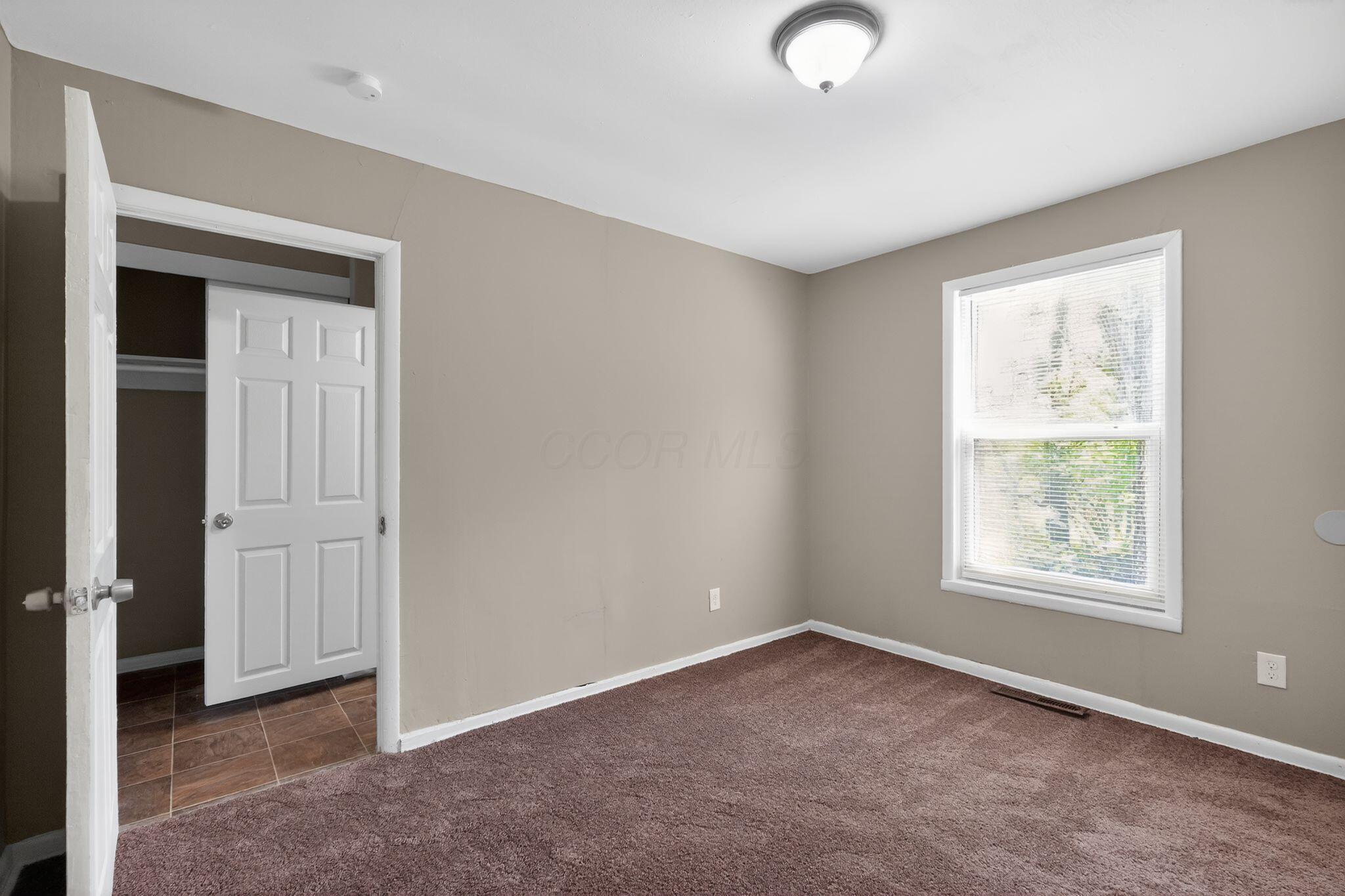 146 Wrexham Avenue Property Photo 19
