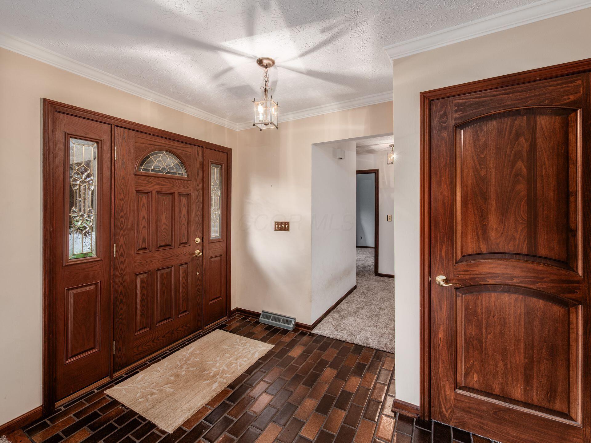 2434 Carriage Road Property Photo 6