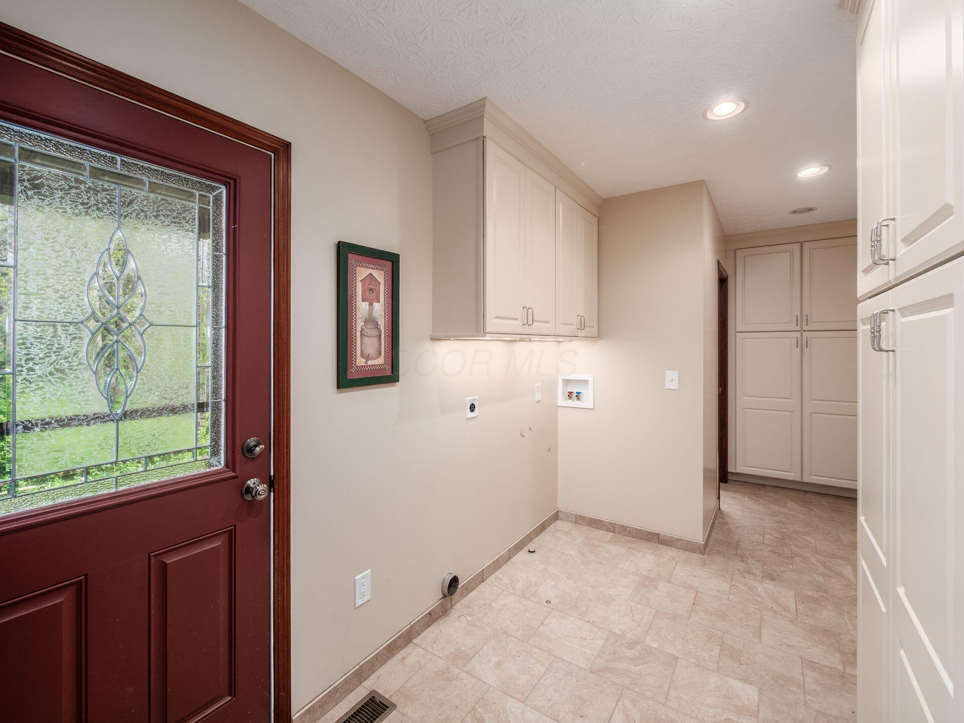 2434 Carriage Road Property Photo 14
