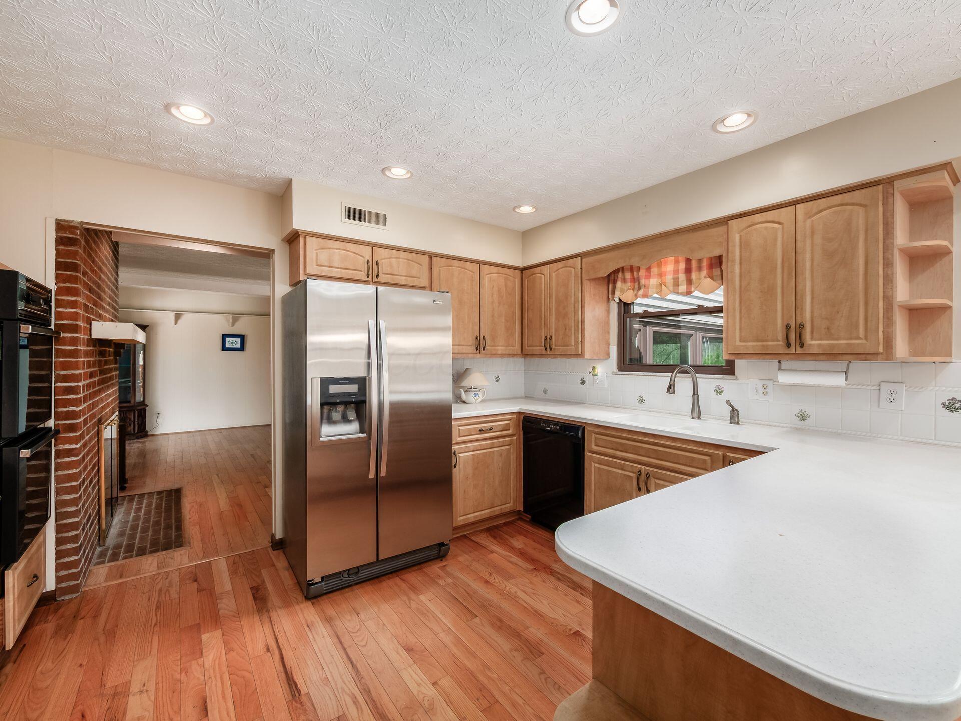 2434 Carriage Road Property Photo 18