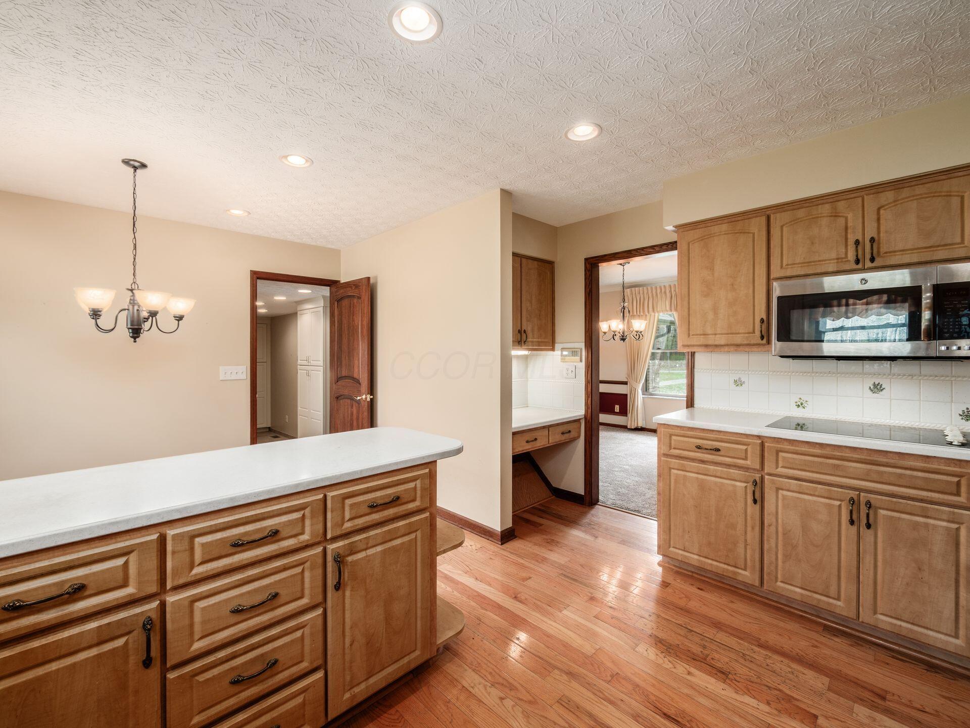 2434 Carriage Road Property Photo 21