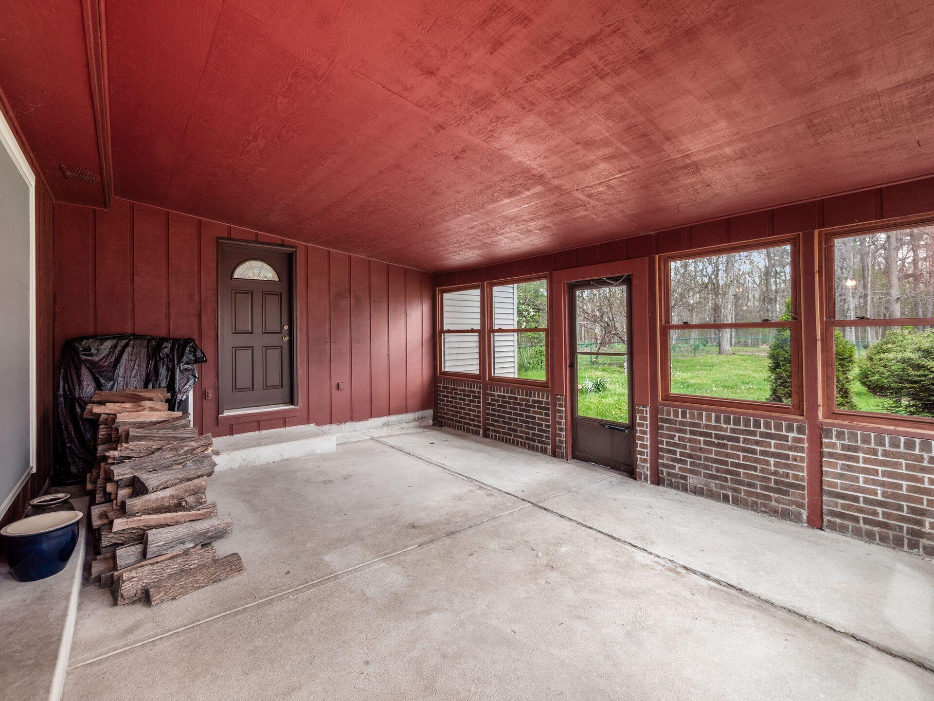 2434 Carriage Road Property Photo 29