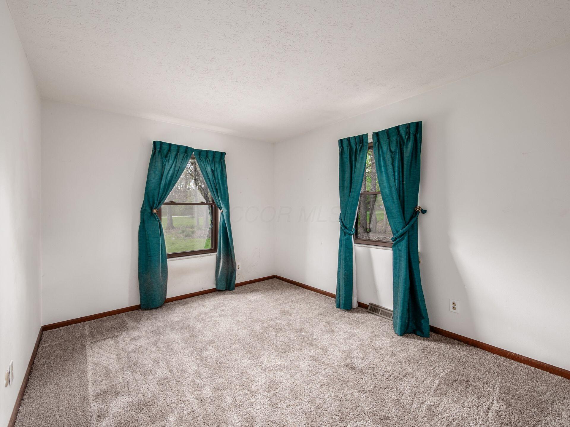 2434 Carriage Road Property Photo 33