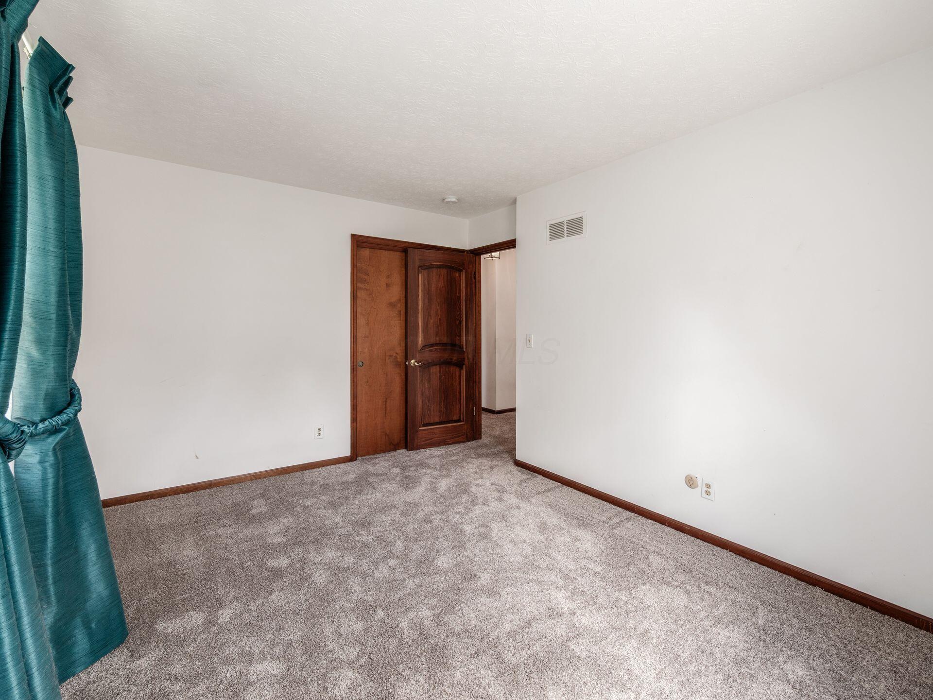 2434 Carriage Road Property Photo 34
