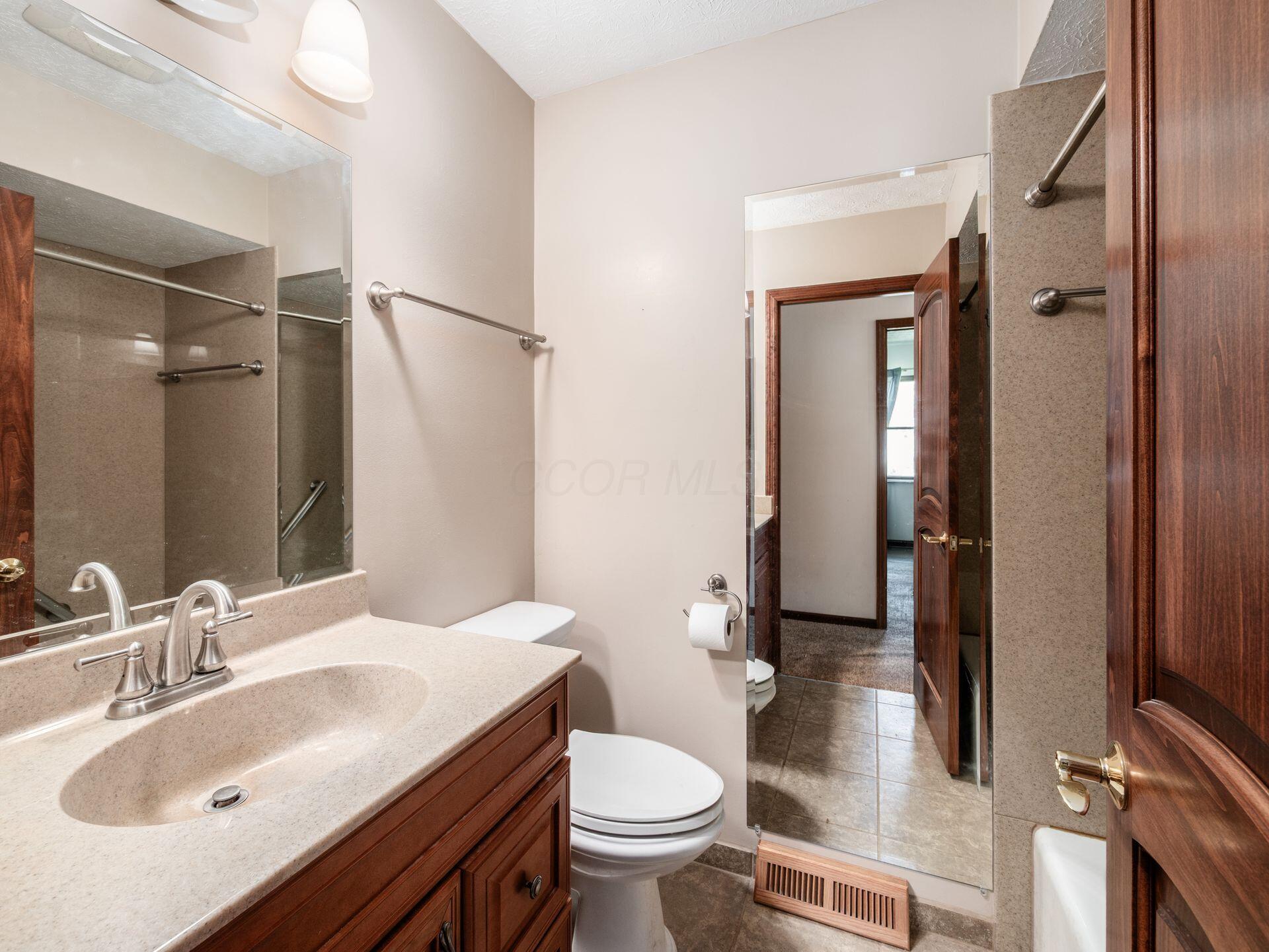 2434 Carriage Road Property Photo 37