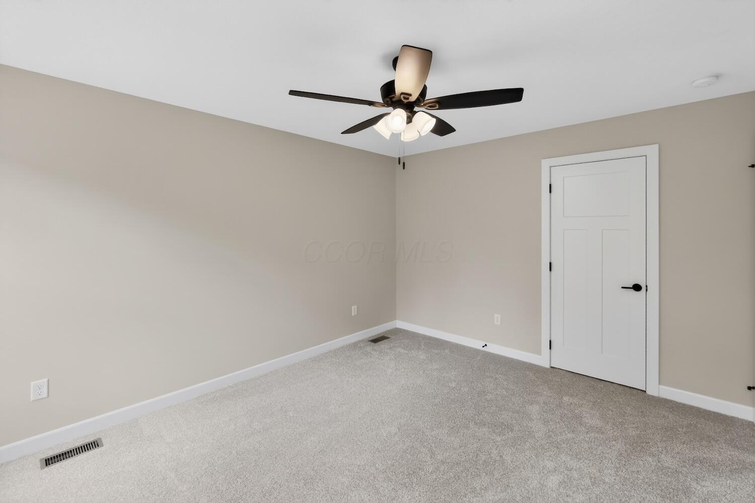 532 Floral Valley W Property Photo 21