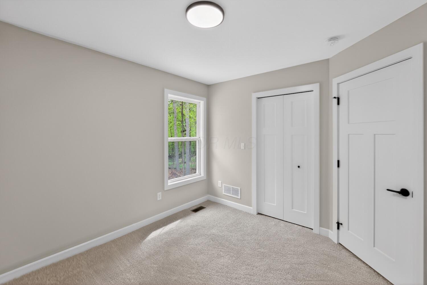 532 Floral Valley W Property Photo 27
