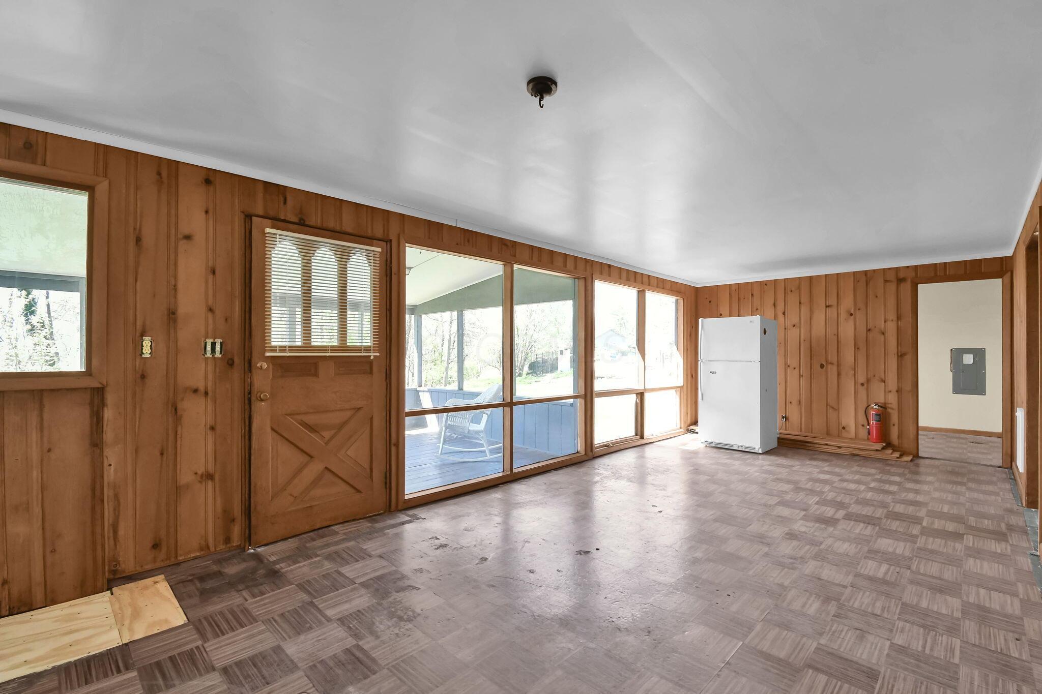 4372 Leisure Lane Property Photo 3