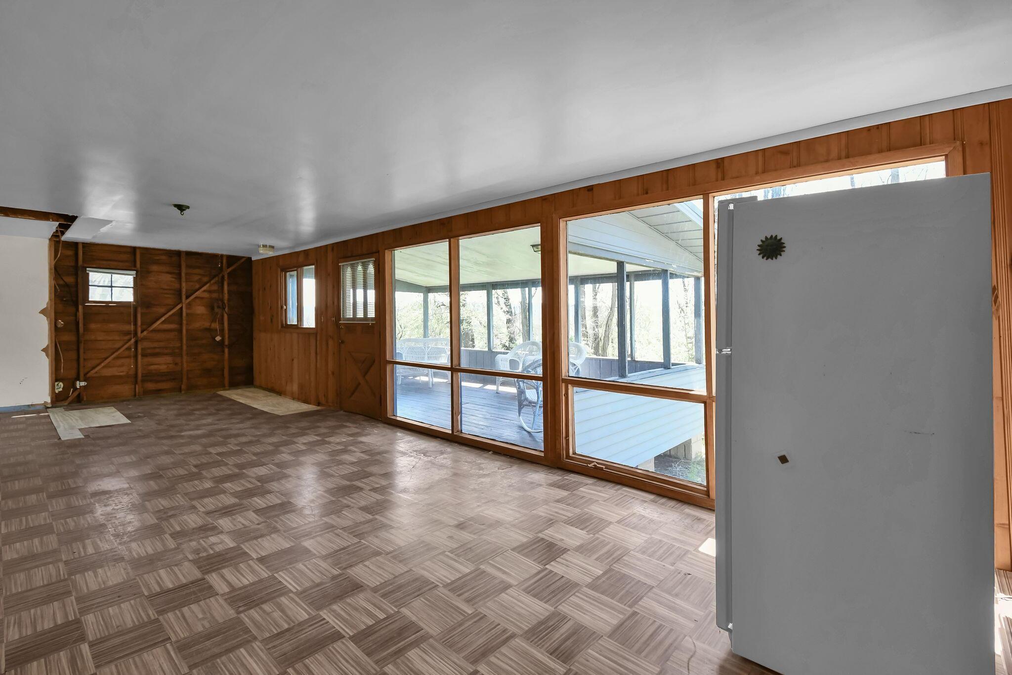 4372 Leisure Lane Property Photo 6