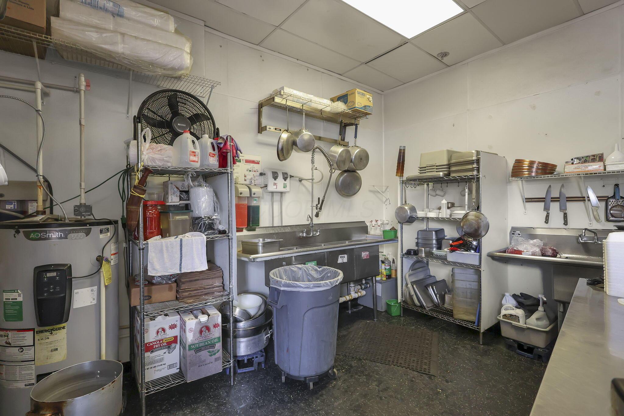 450 E Broad Street Property Photo 23