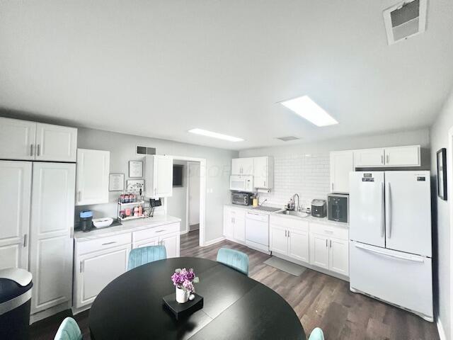786 Northwest Boulevard Property Photo 11