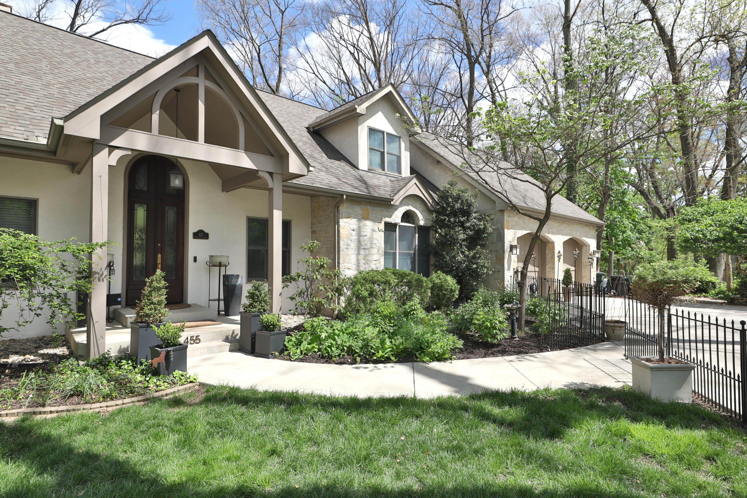 455 Walhalla Road Property Photo 3