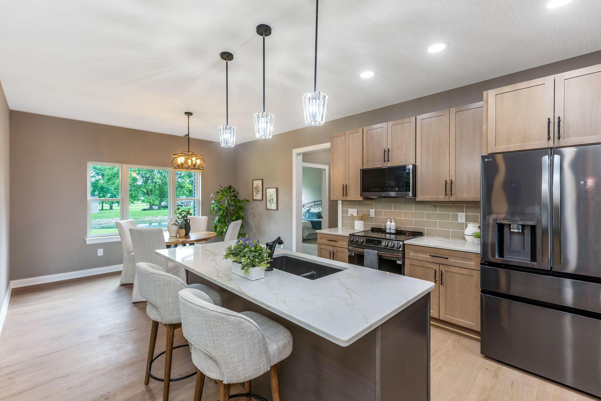 4254 Stone Hill Drive E Property Photo 14