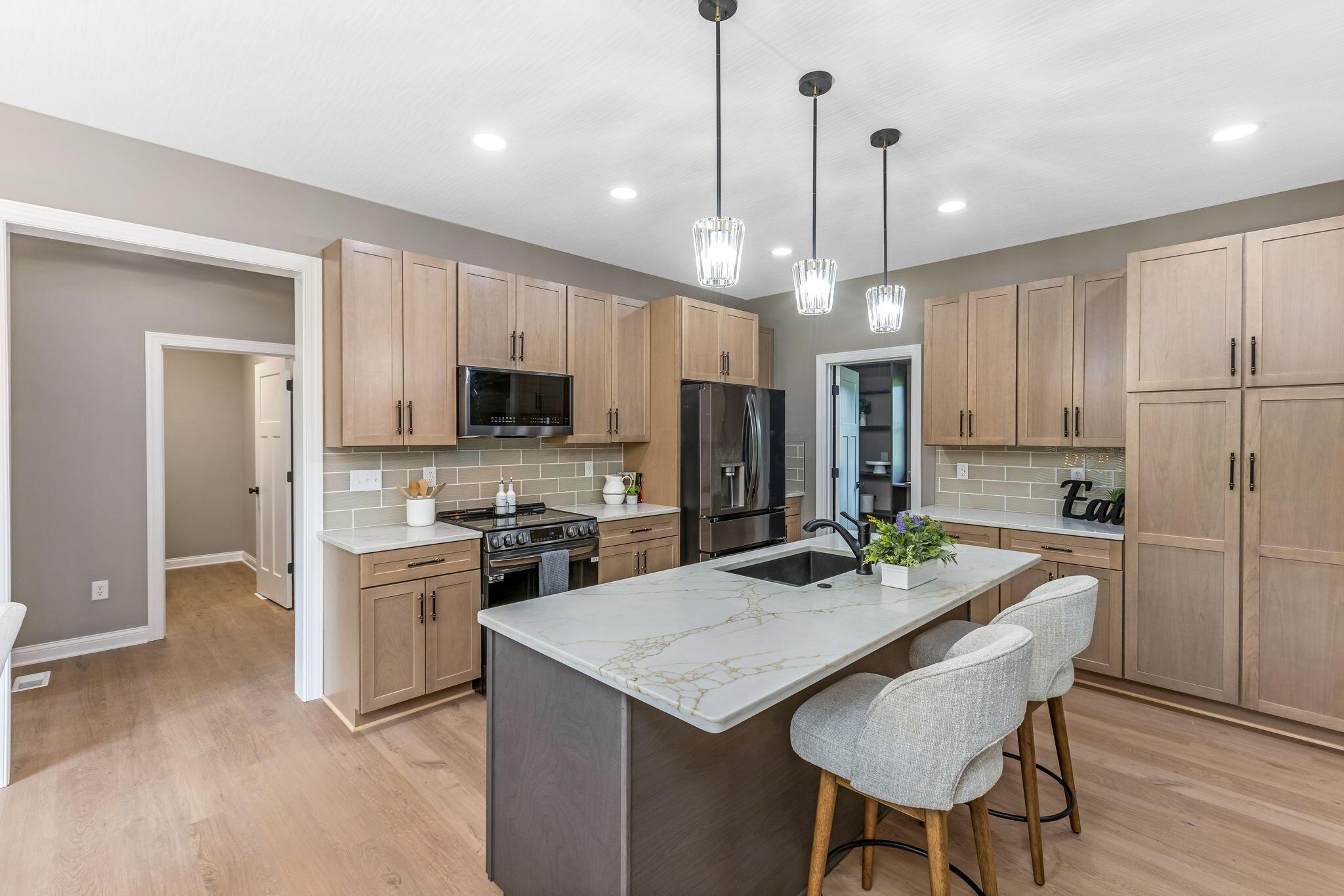4254 Stone Hill Drive E Property Photo 15