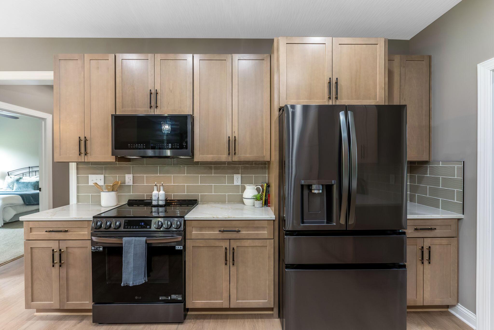 4254 Stone Hill Drive E Property Photo 20