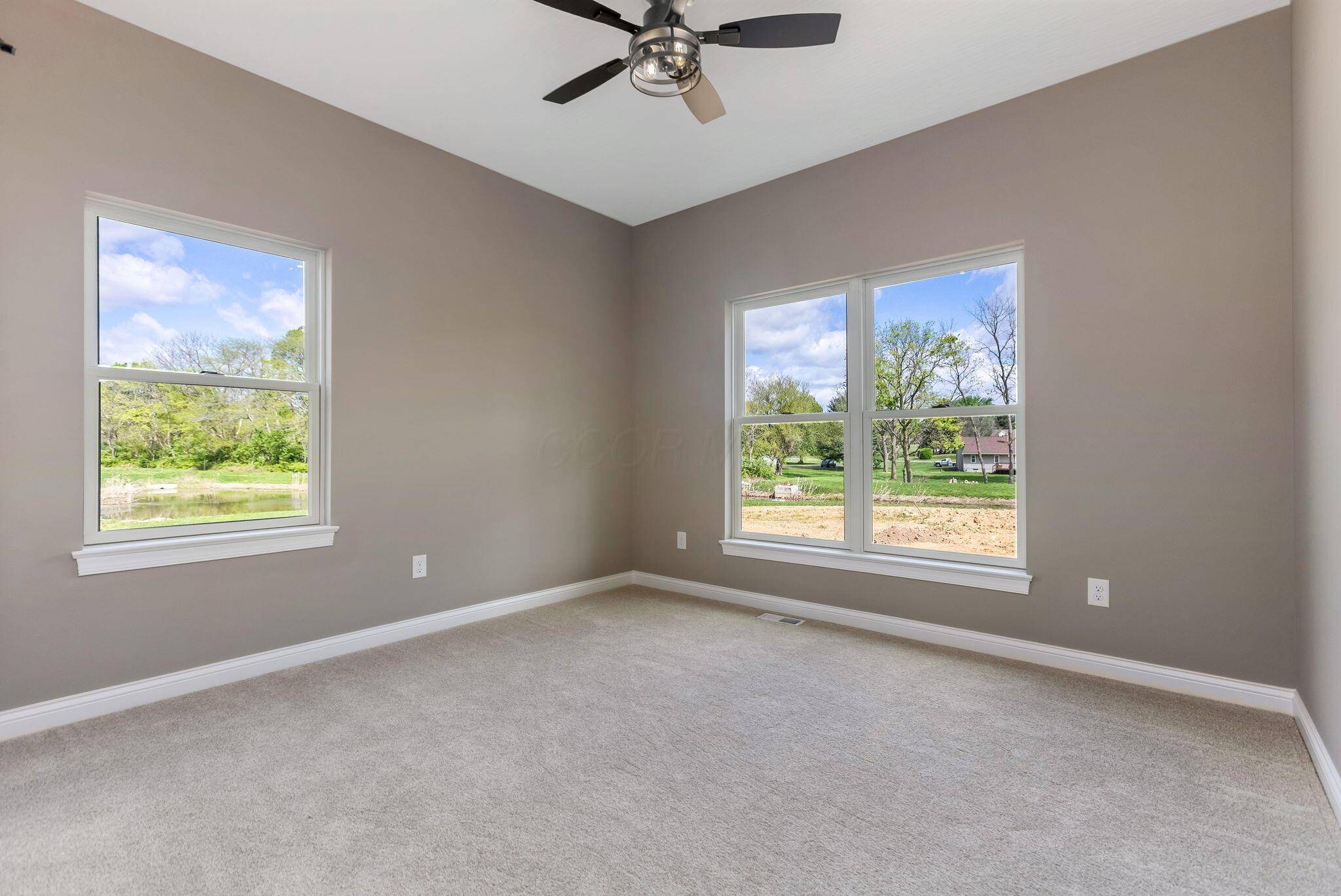 4254 Stone Hill Drive E Property Photo 32