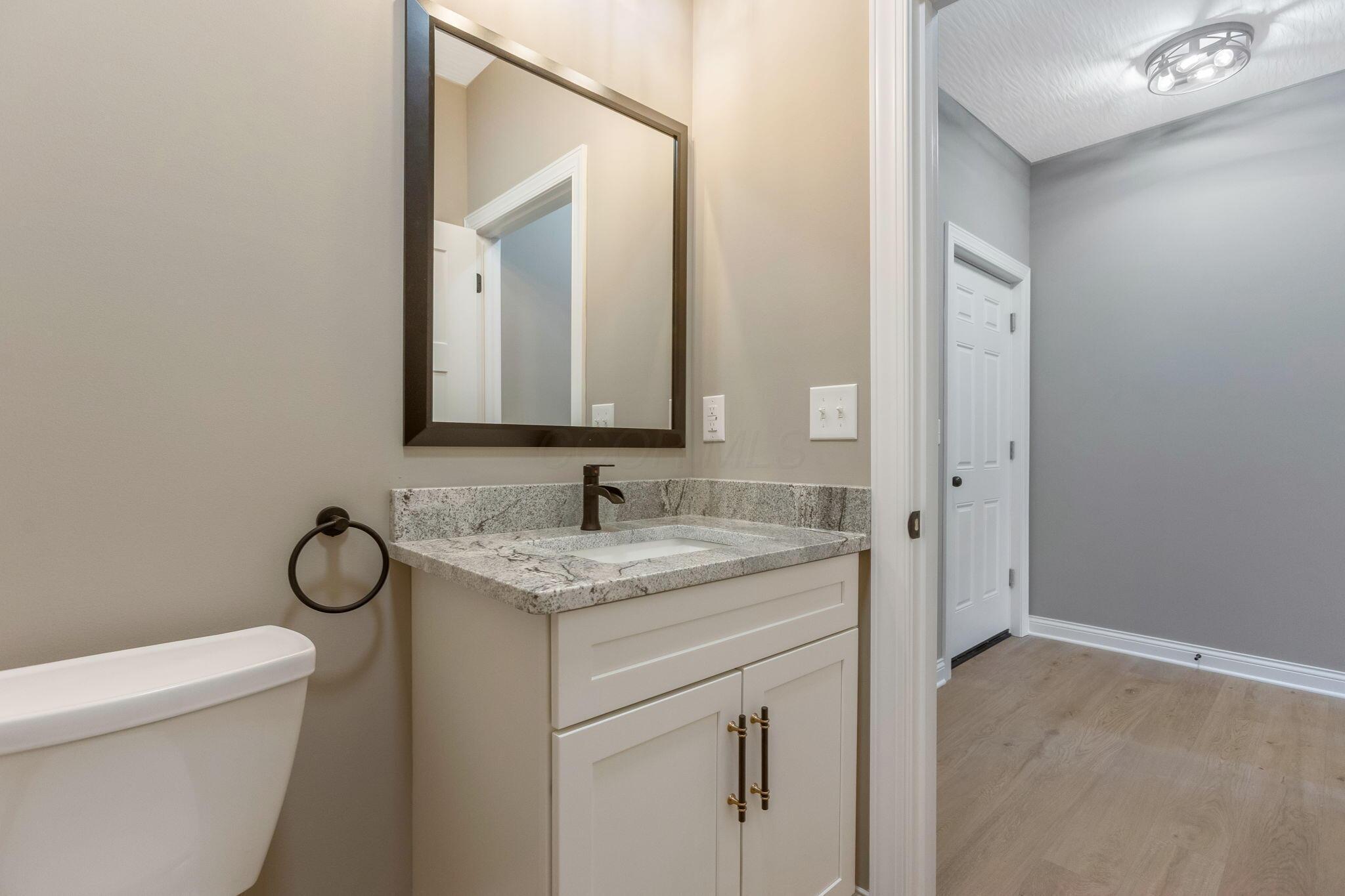 4254 Stone Hill Drive E Property Photo 40