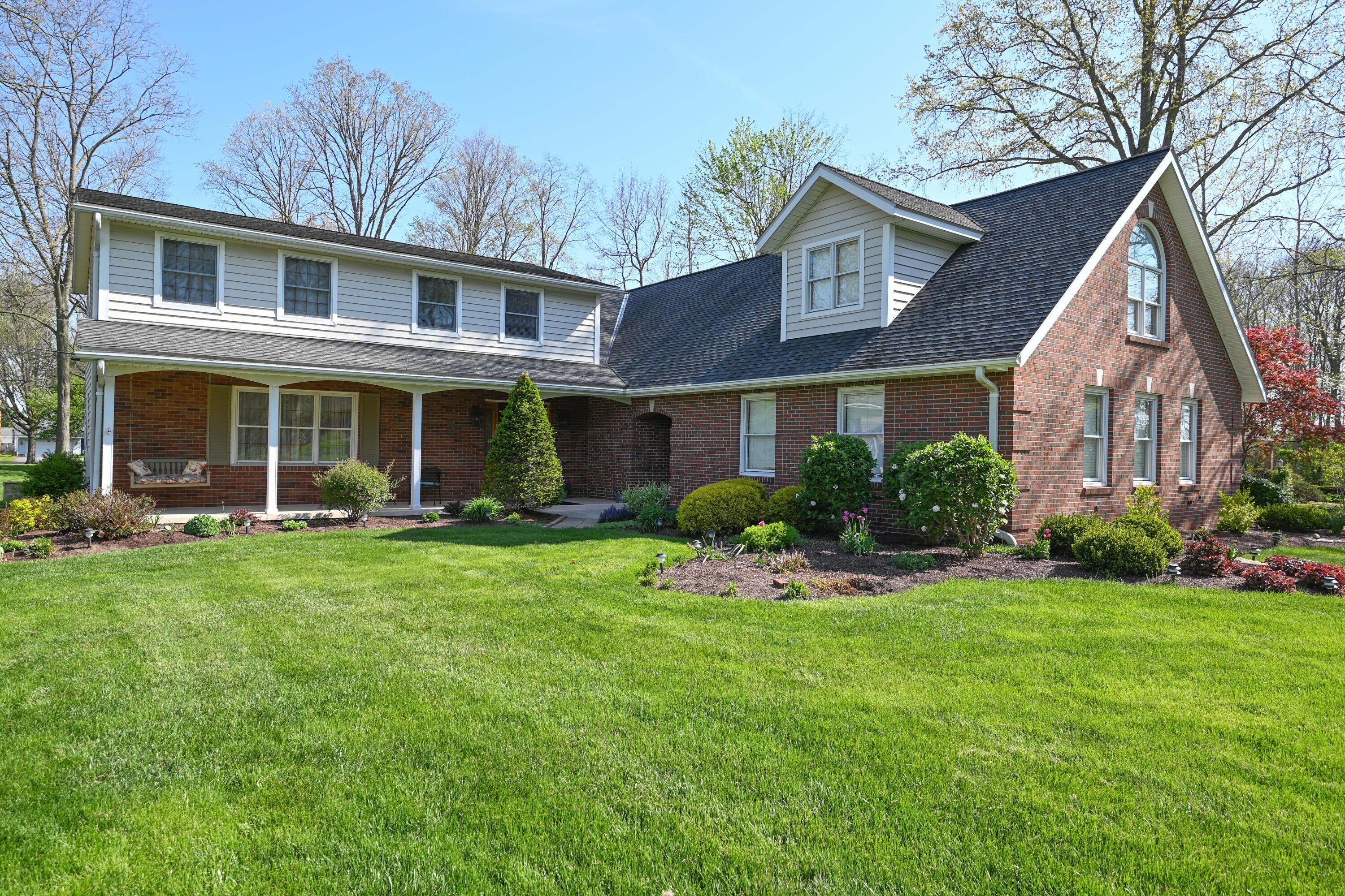 856 Oak Drive Property Photo 1