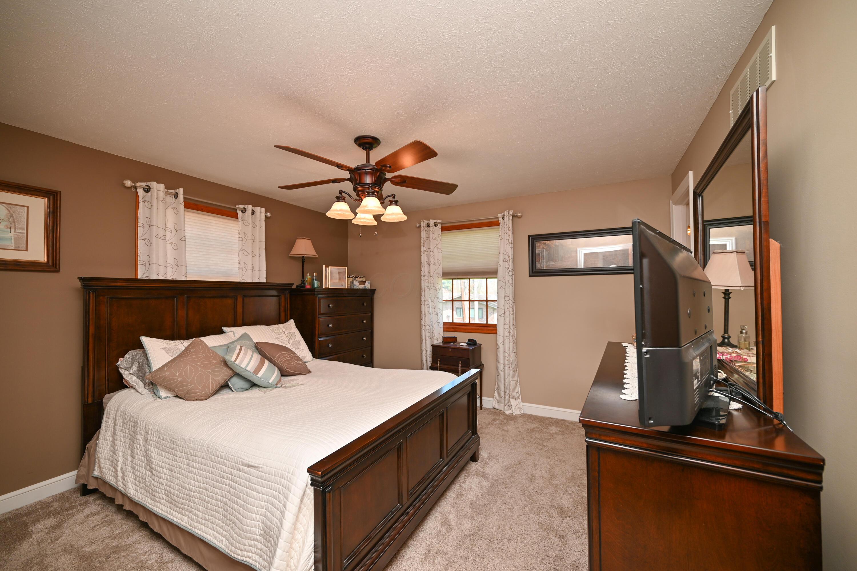 856 Oak Drive Property Photo 3