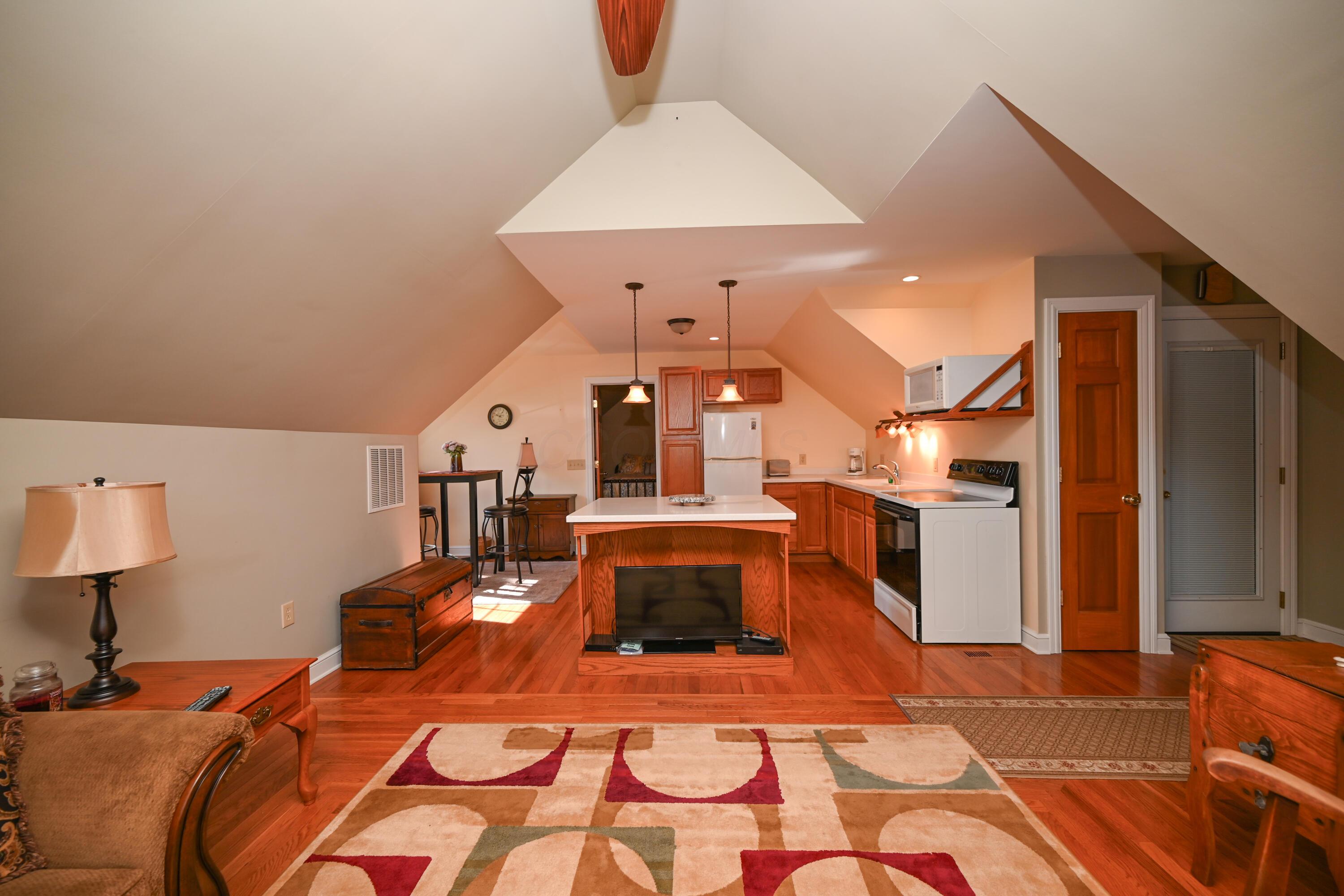 856 Oak Drive Property Photo 8