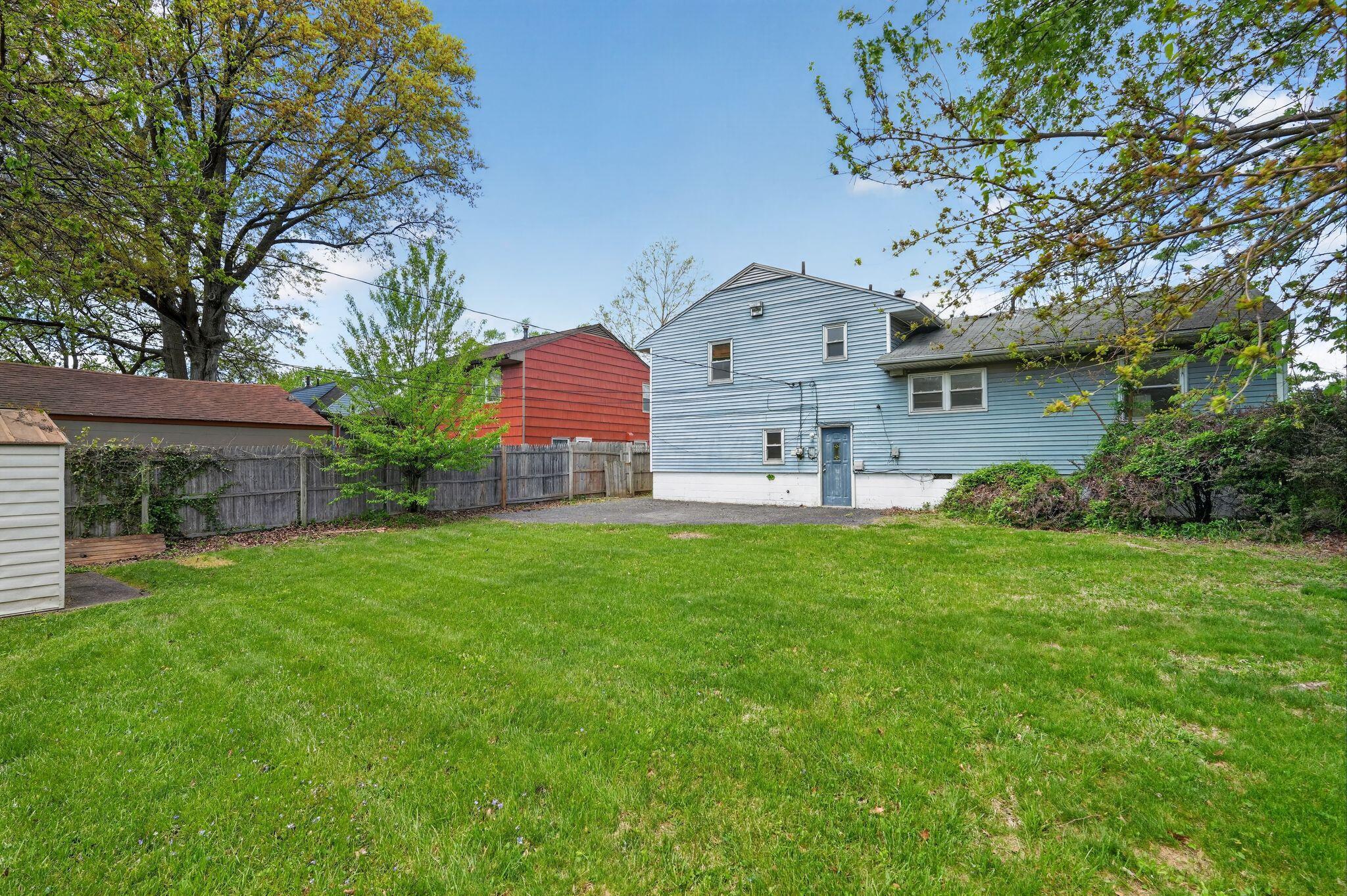 4487 Dundee Avenue Property Photo 4