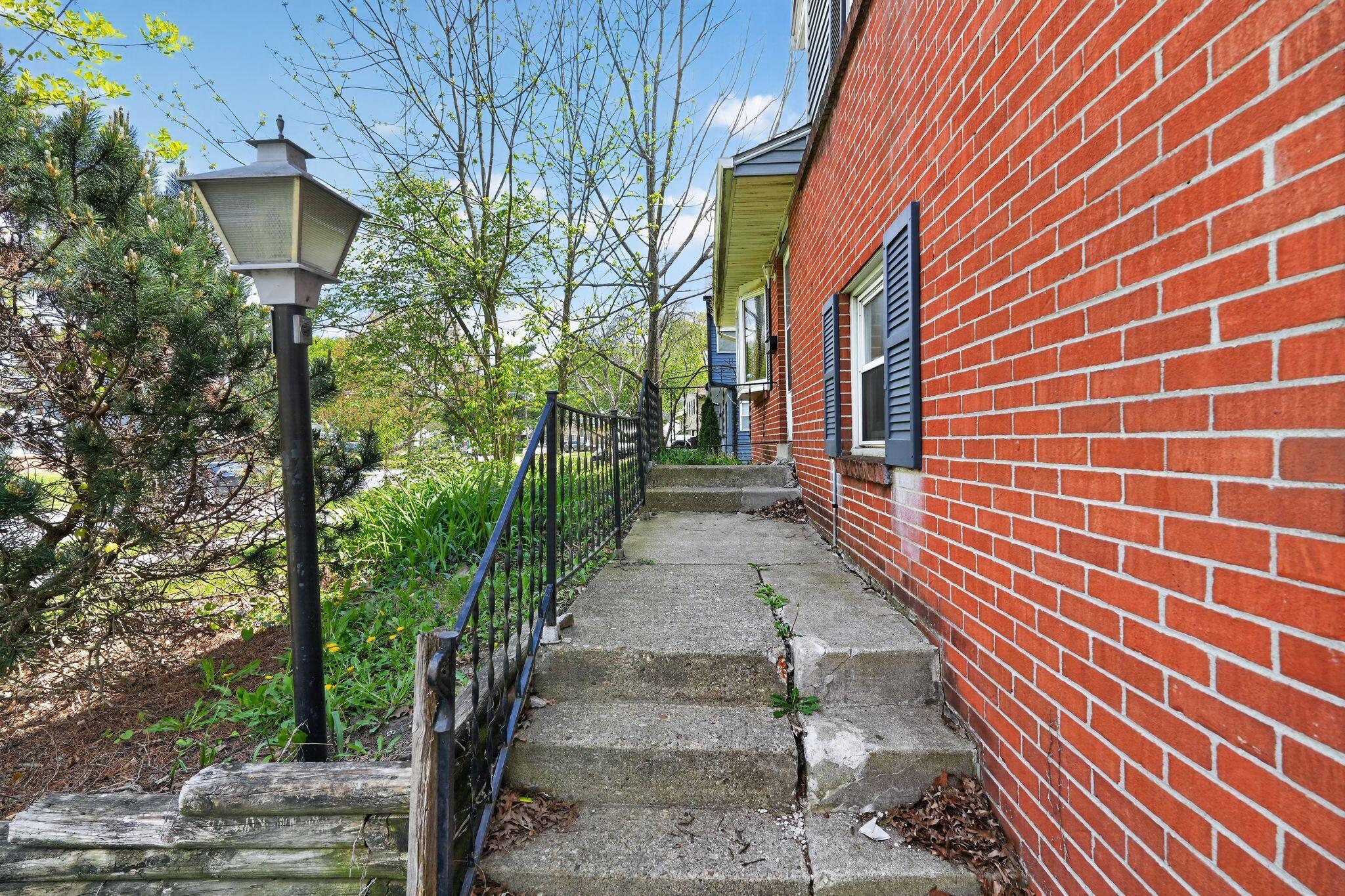 4487 Dundee Avenue Property Photo 5