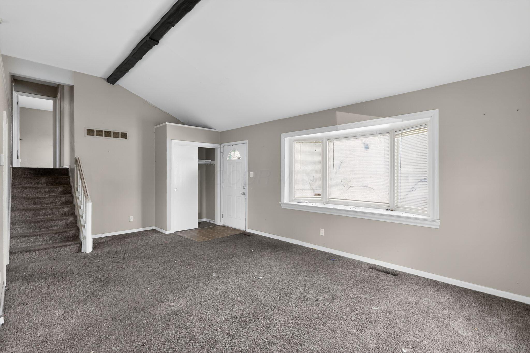 4487 Dundee Avenue Property Photo 9