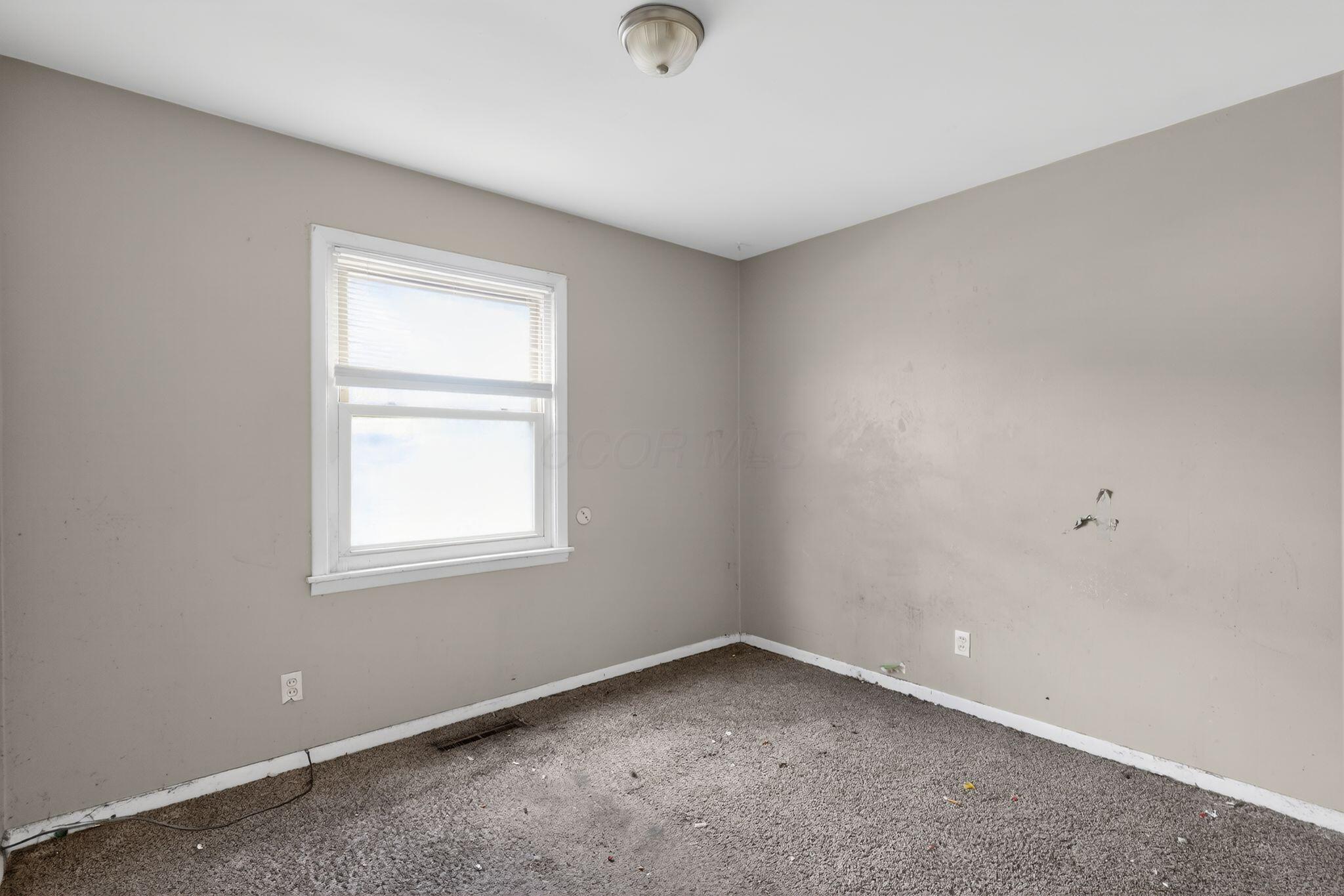4487 Dundee Avenue Property Photo 10