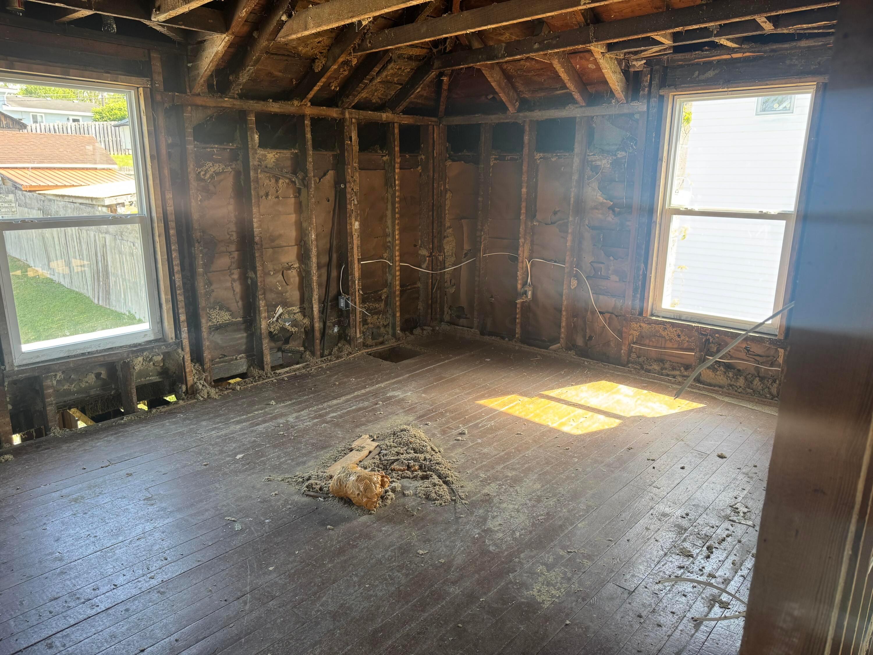 415 E 2nd Street Property Photo 11