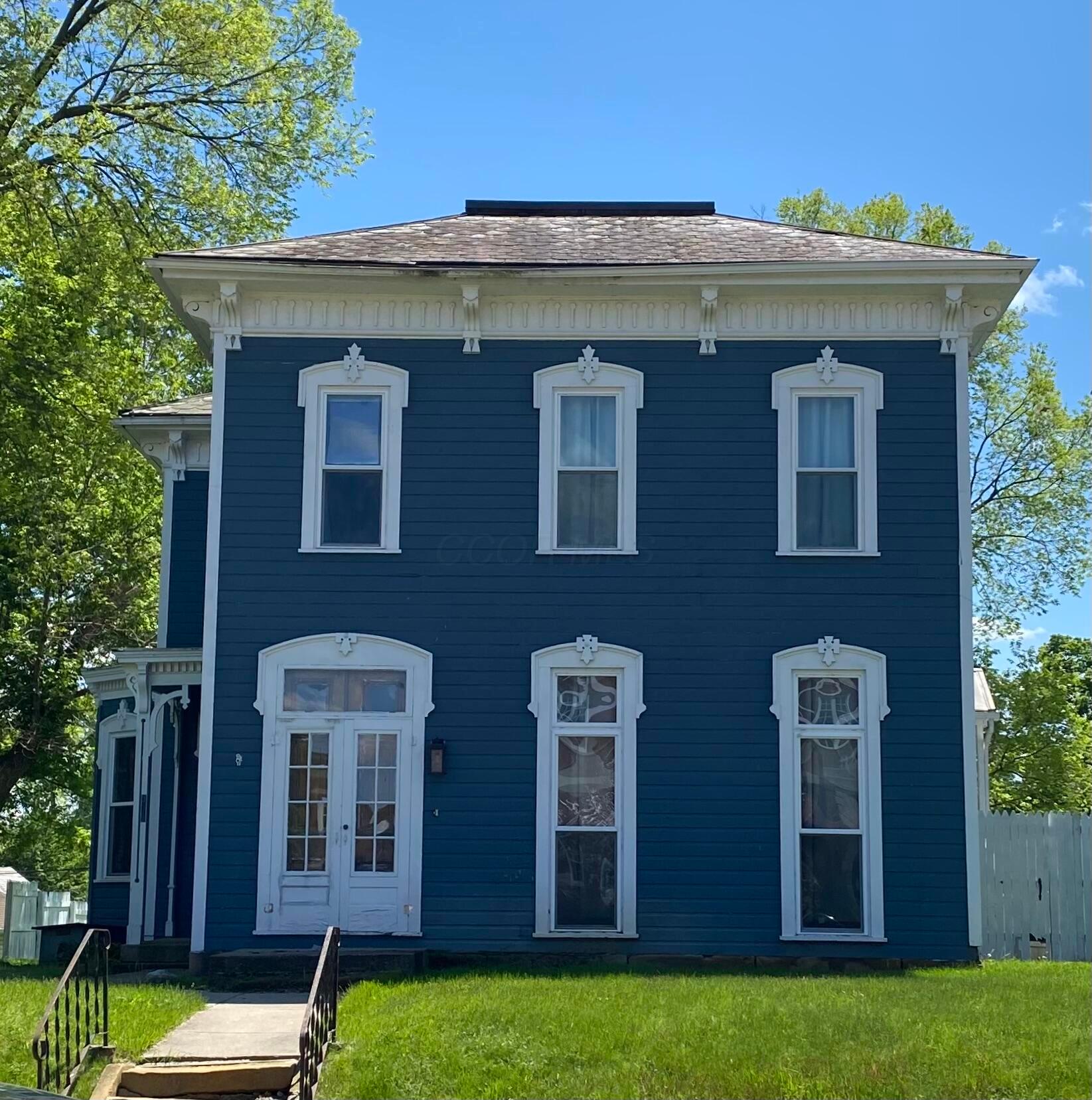 338 E Mulberry Street Property Photo 1