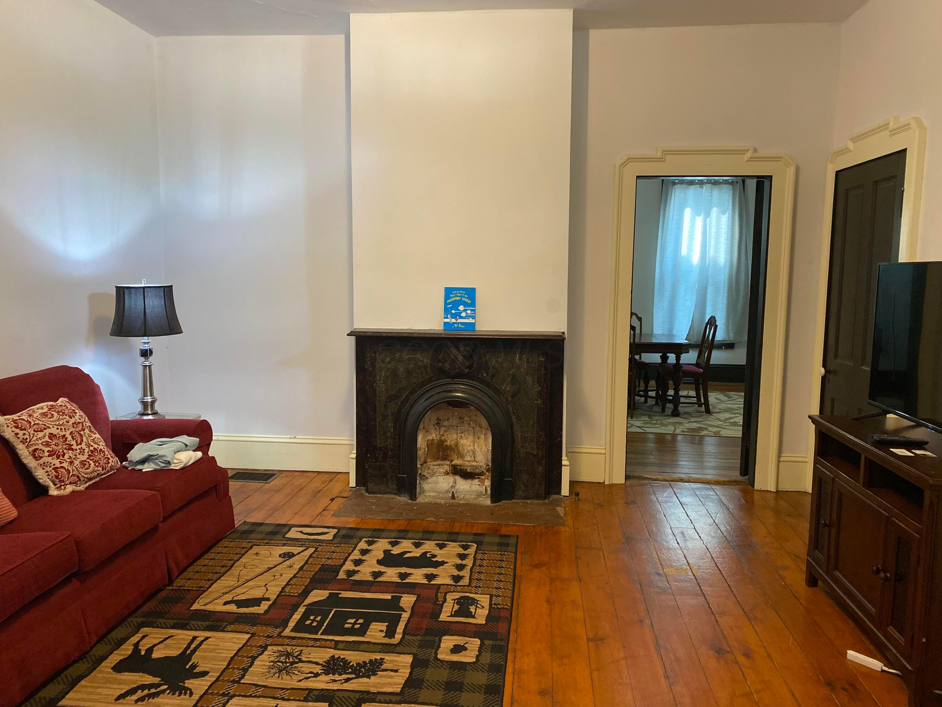 338 E Mulberry Street Property Photo 3