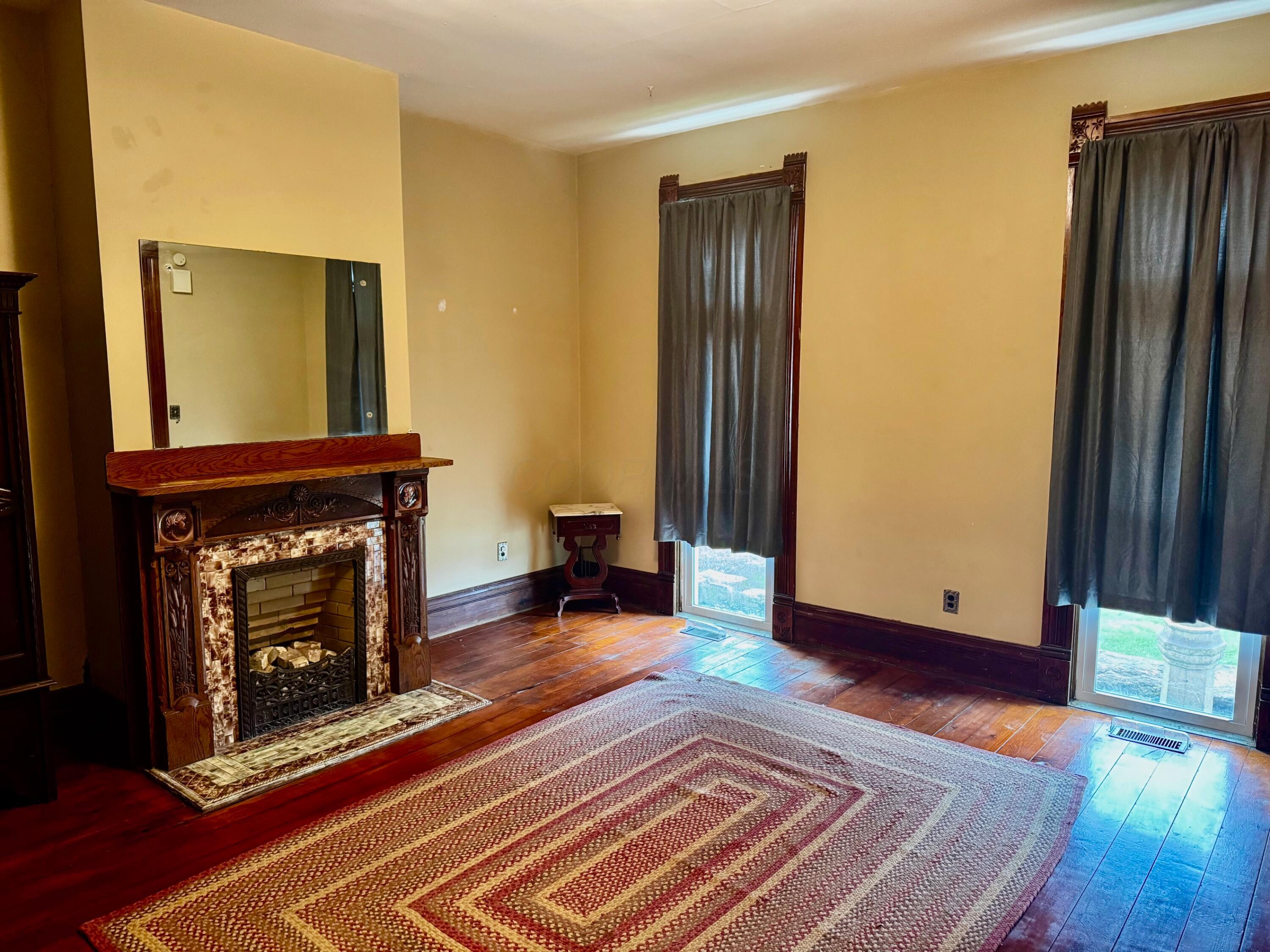 338 E Mulberry Street Property Photo 11