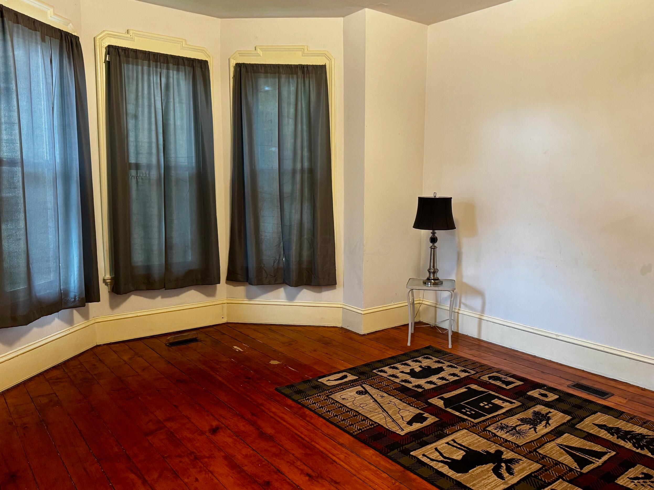 338 E Mulberry Street Property Photo 4