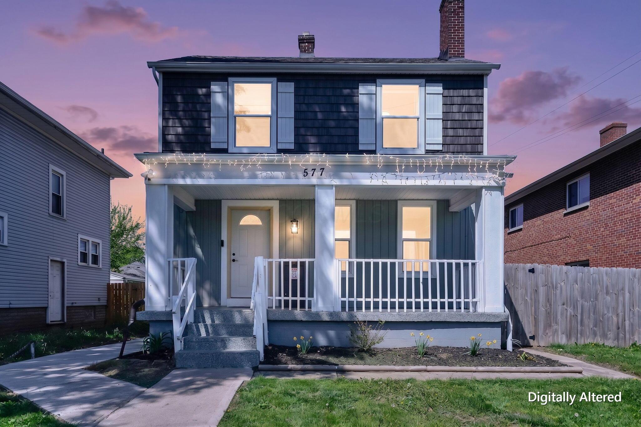 577 S Harris Avenue Property Photo 2