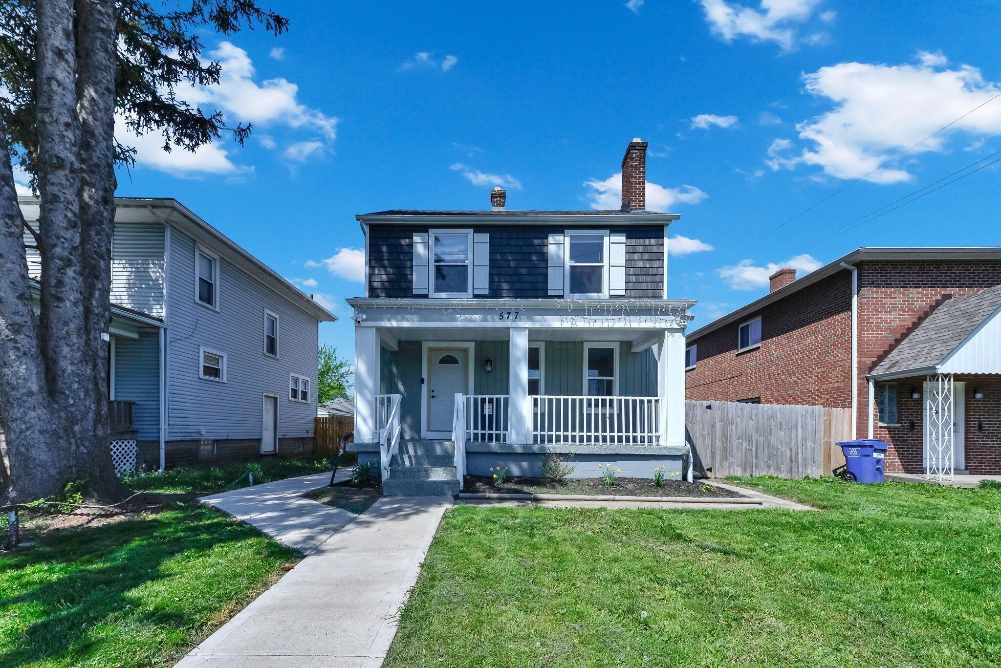577 S Harris Avenue Property Photo 3