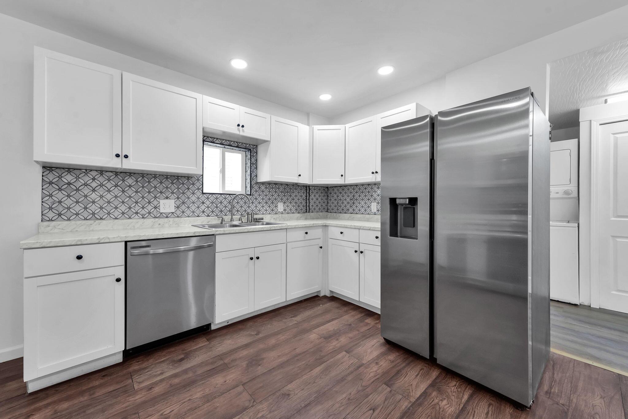 577 S Harris Avenue Property Photo 10