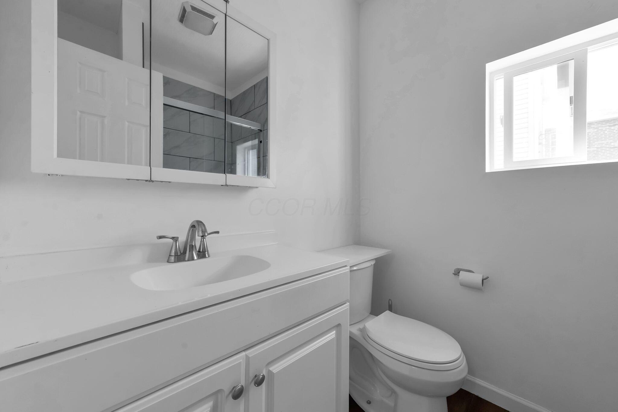 577 S Harris Avenue Property Photo 12