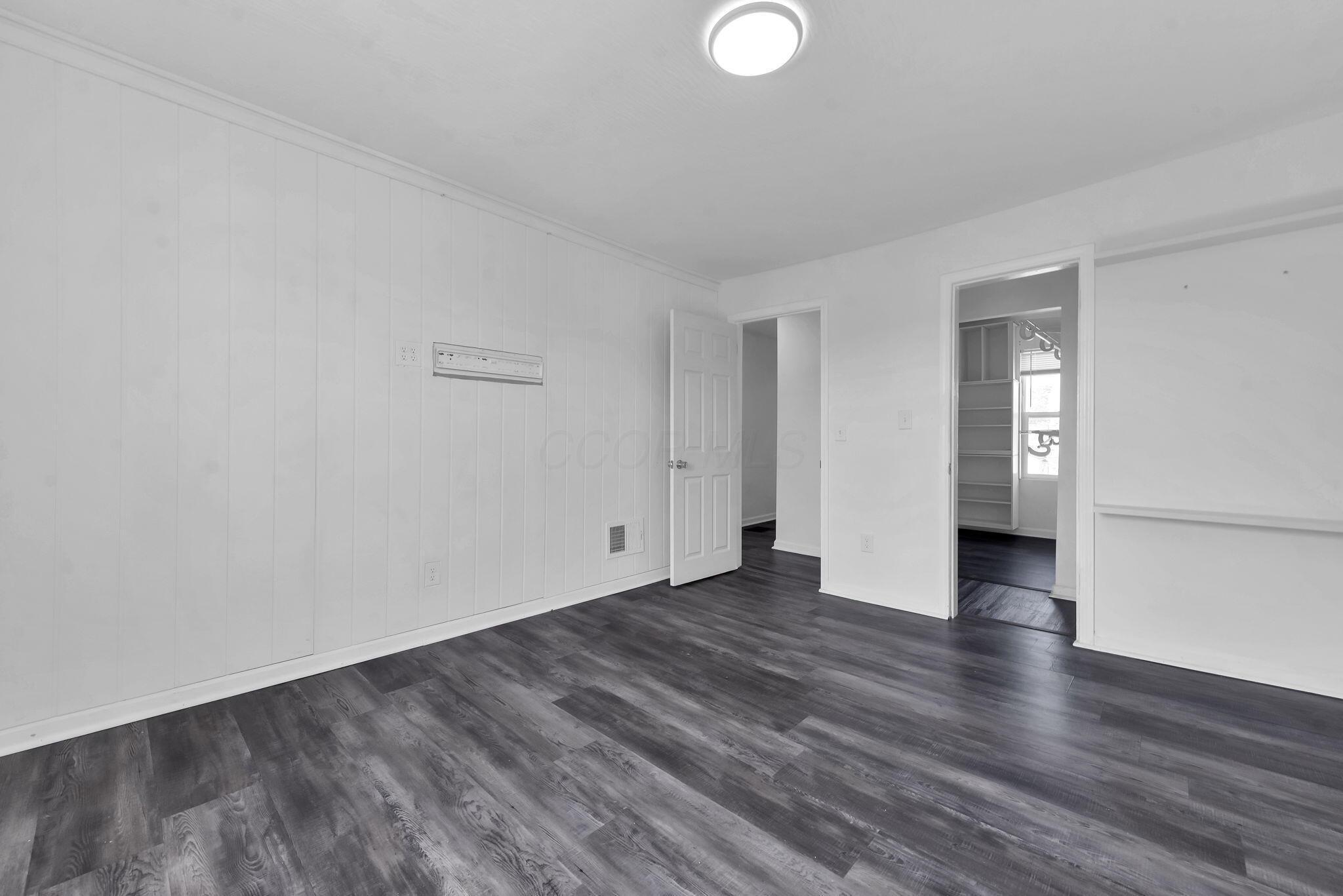 577 S Harris Avenue Property Photo 14