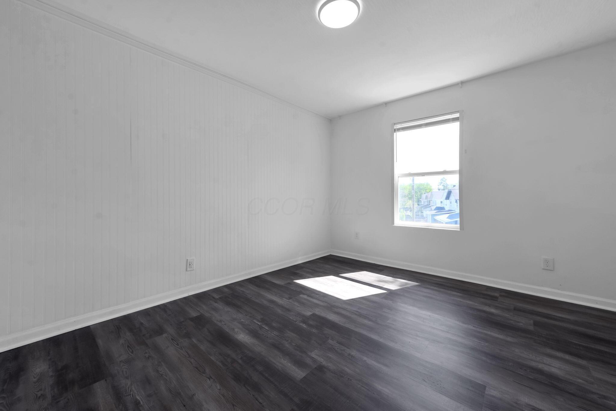 577 S Harris Avenue Property Photo 15