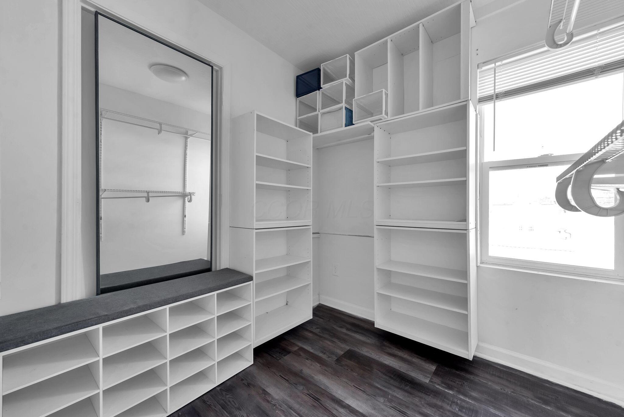 577 S Harris Avenue Property Photo 17