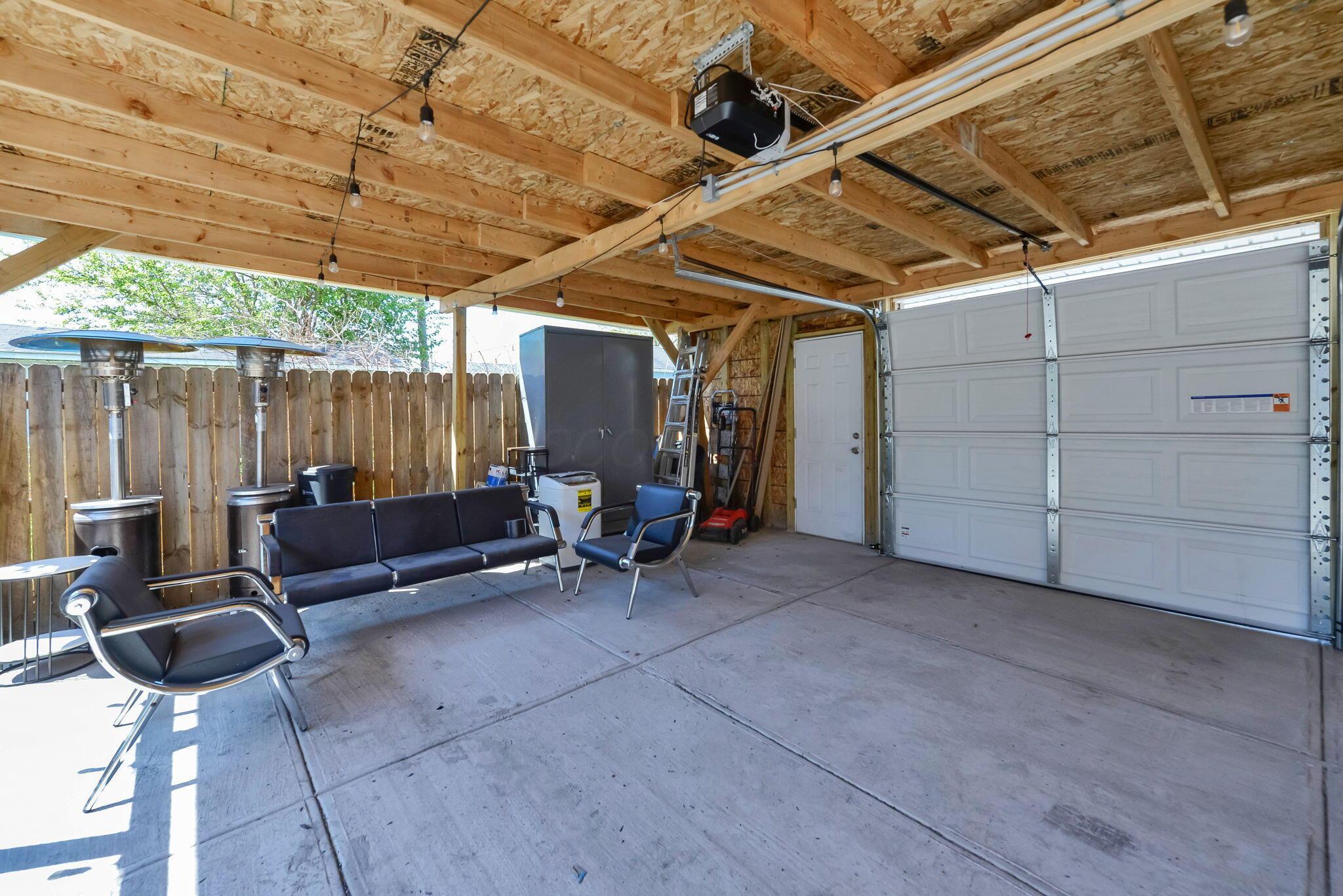 577 S Harris Avenue Property Photo 35