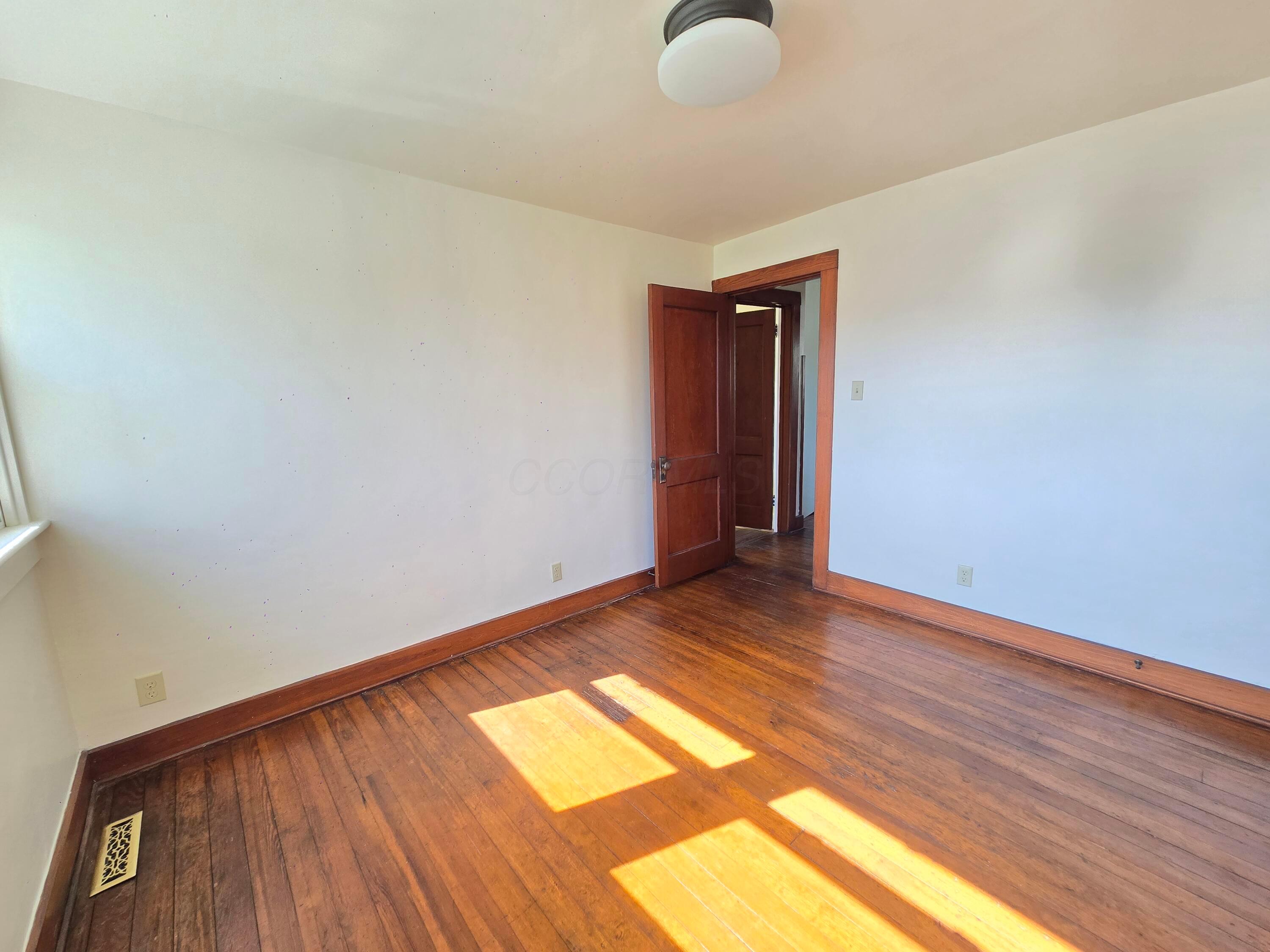 615 N Market Street Property Photo 32