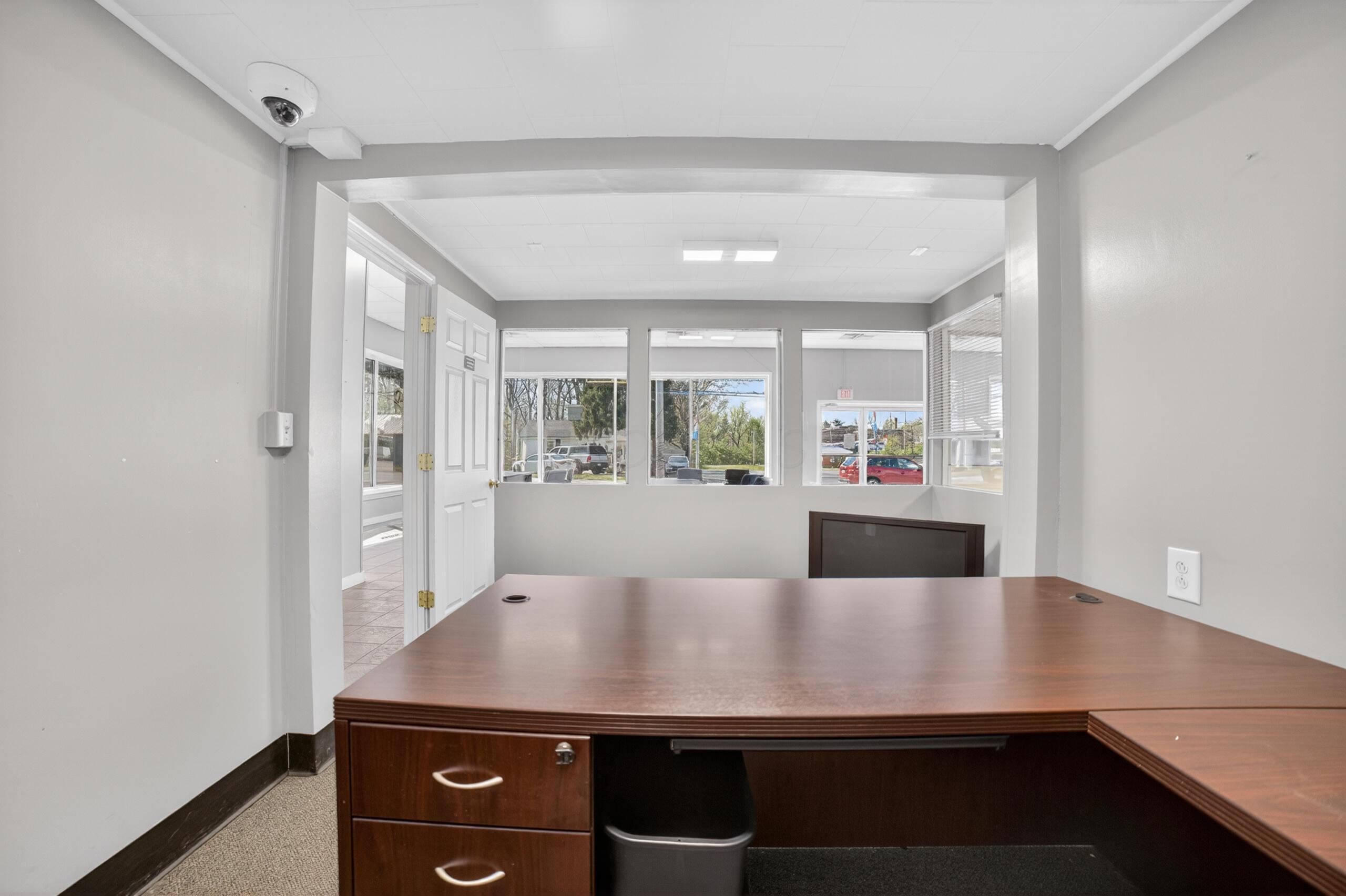 702 Charles Street Property Photo 15