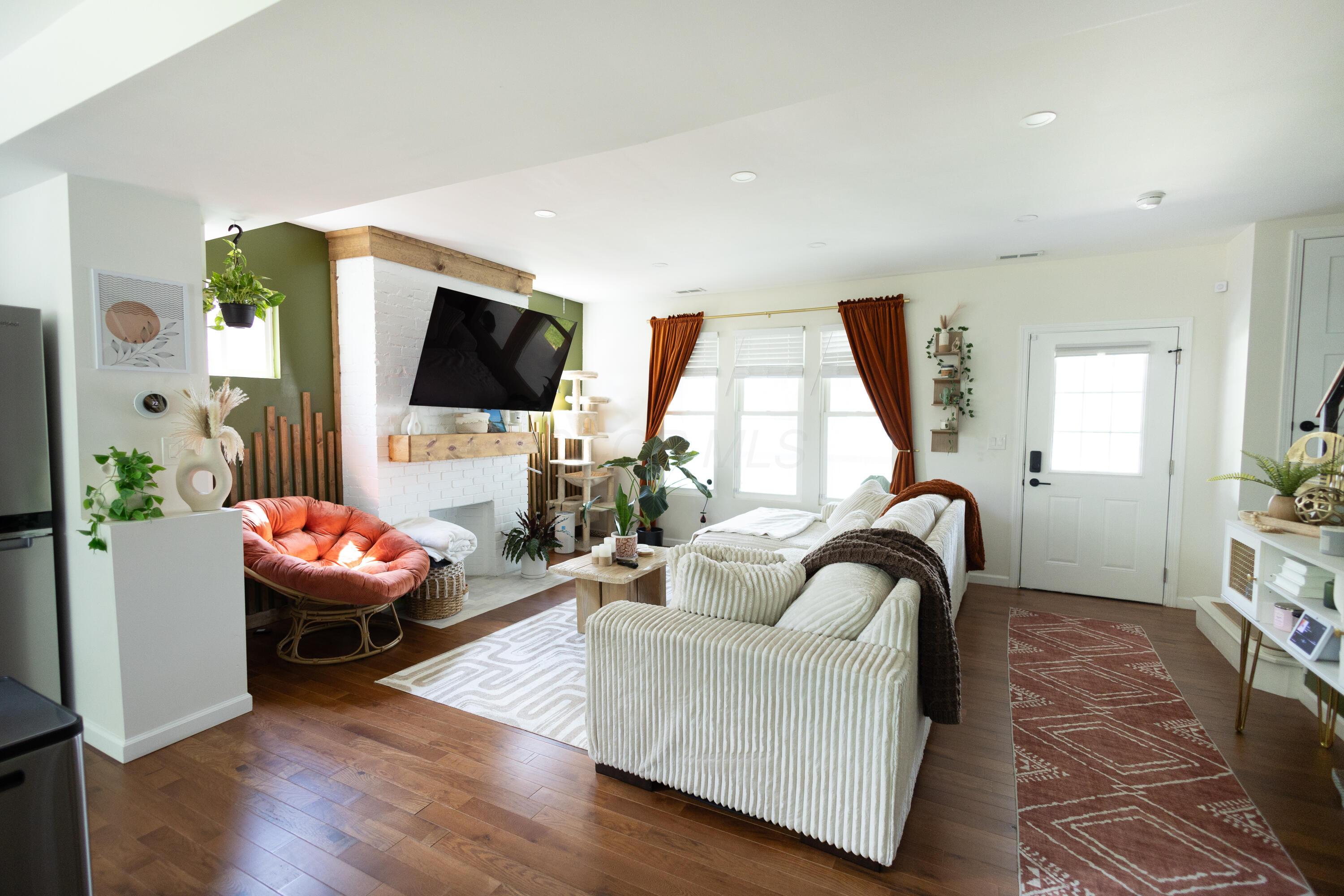 1136 Lockbourne Road Property Photo 2