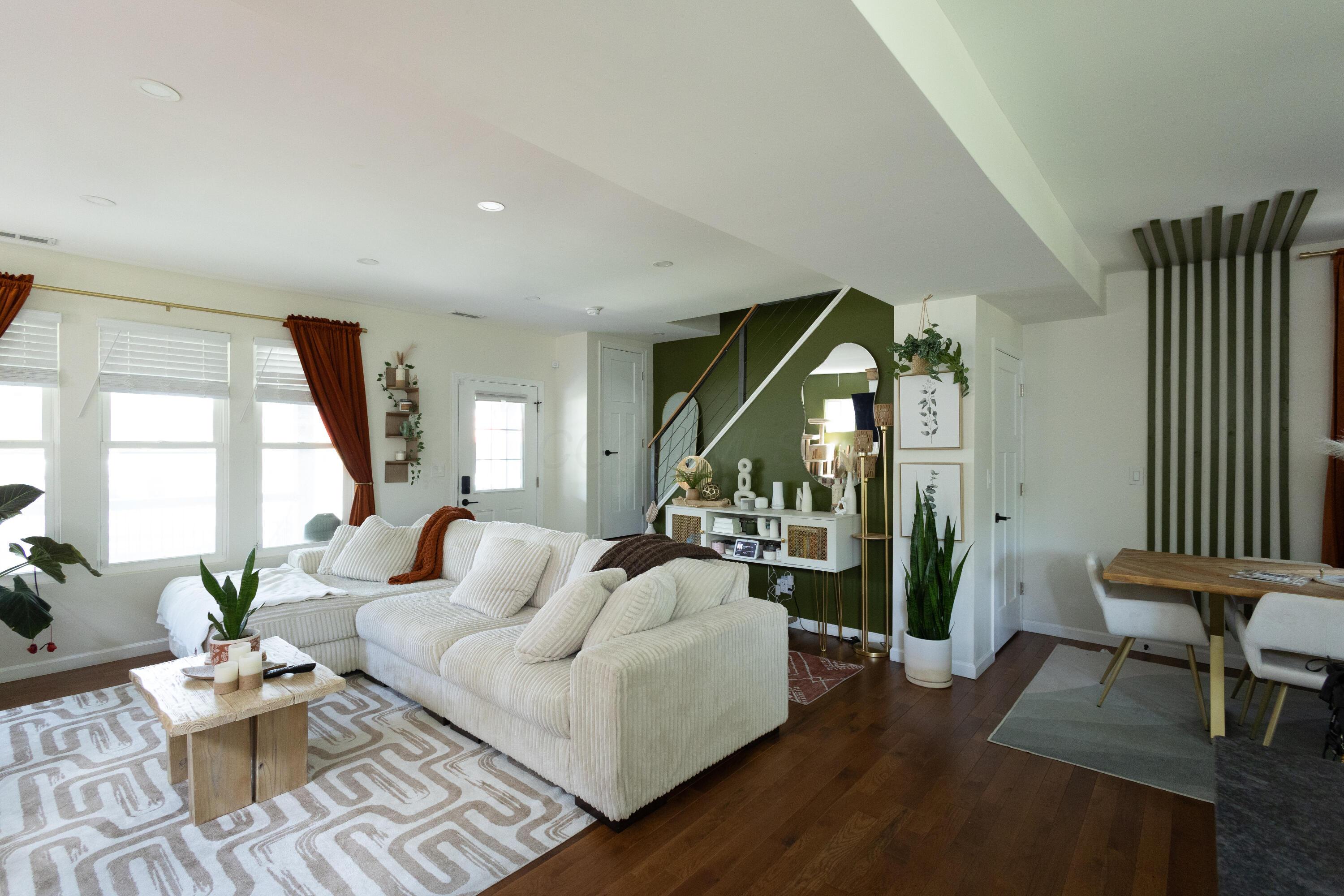 1136 Lockbourne Road Property Photo 3